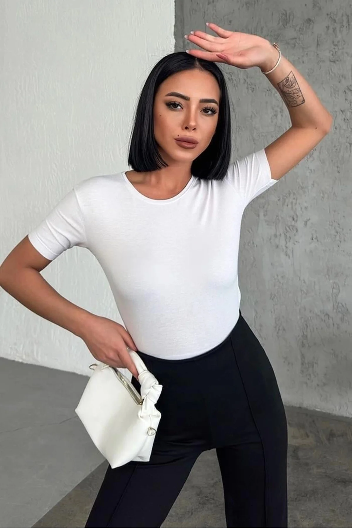 Rahat Ve Şık Kısa Kollu Bisiklet Yaka Likralı Viskon Penye Body B