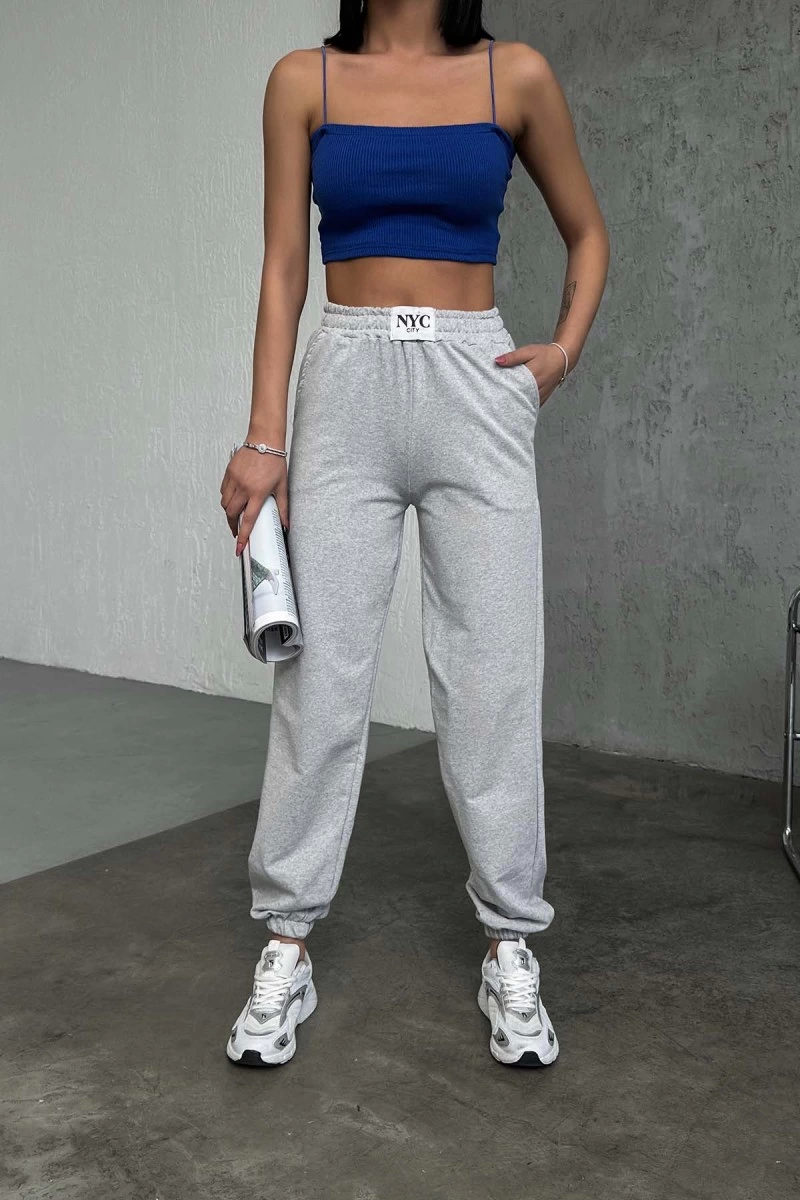 Rahatlığın Şıklığı Tarz Gri Paçası Lastikli Eşofman Altı Rahatlığın Şıklığı Tarz Gri Paçası Lastikli Eşofman Altı