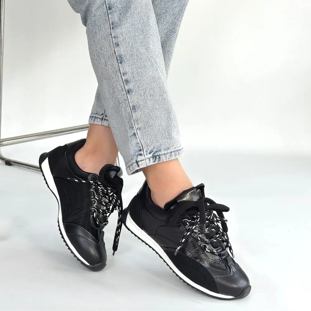 Reat Siyah Cilt Bağcıklı  Paraşüt Detaylı Spor Ayakkabı