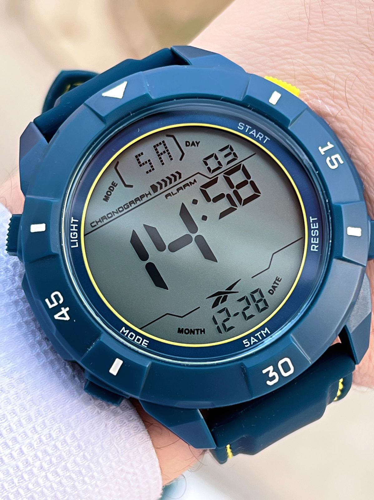 Reebok Silikon Kordon 50 Mt Suya Dayanıklı Dijital Seri Büyük Kas