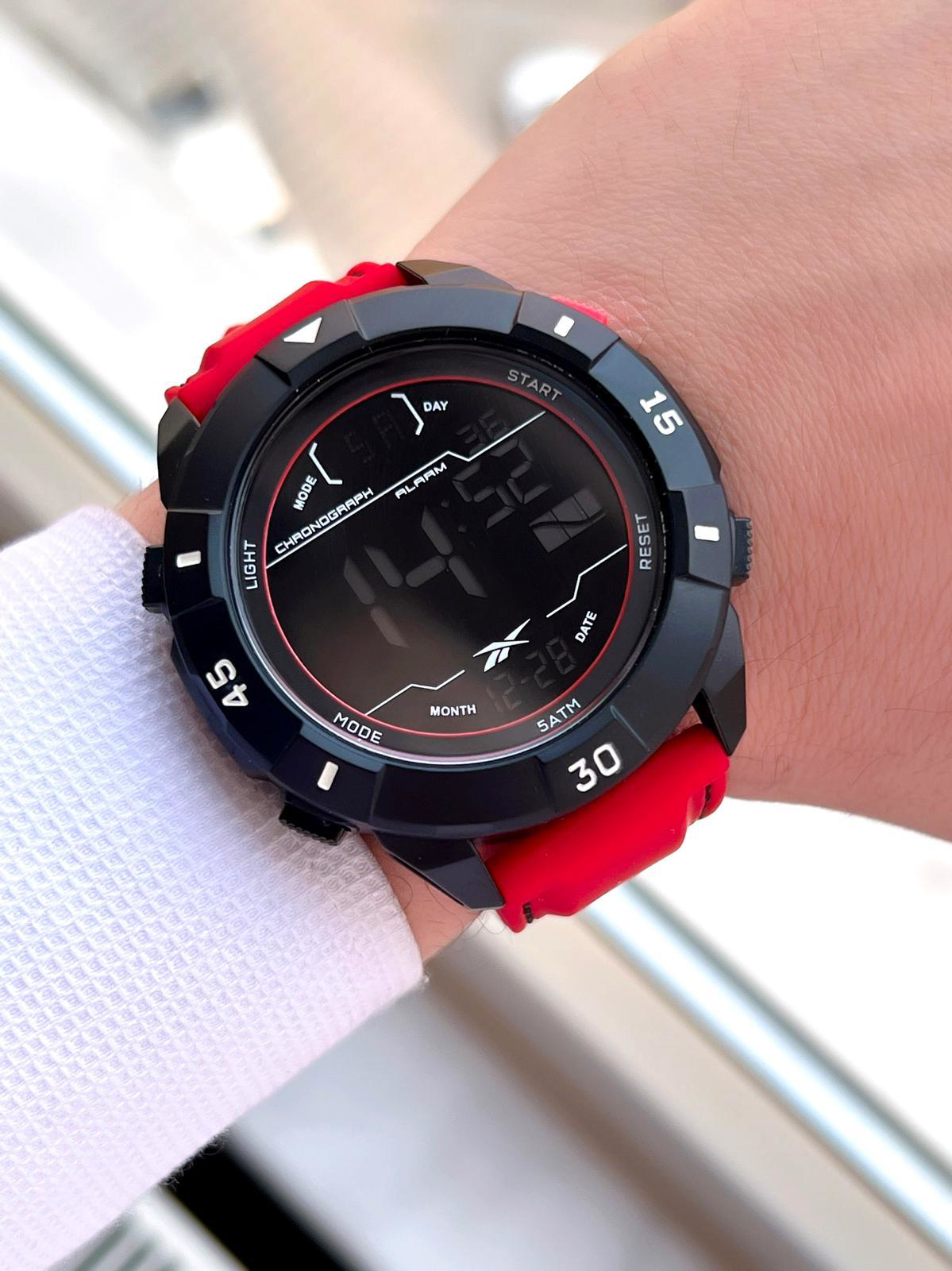 Reebok Silikon Kordon 50 Mt Suya Dayanıklı Dijital Seri Büyük Kas