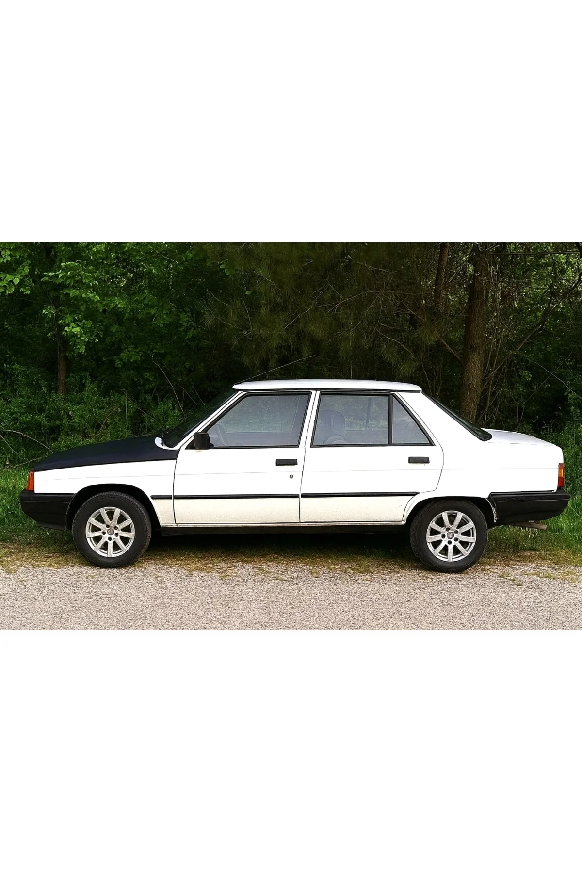 Renault 9 Ön Kaput Koruma Maskesi – Siyah Suni Deri – Araca Özel Tasarım - Görsel 3
