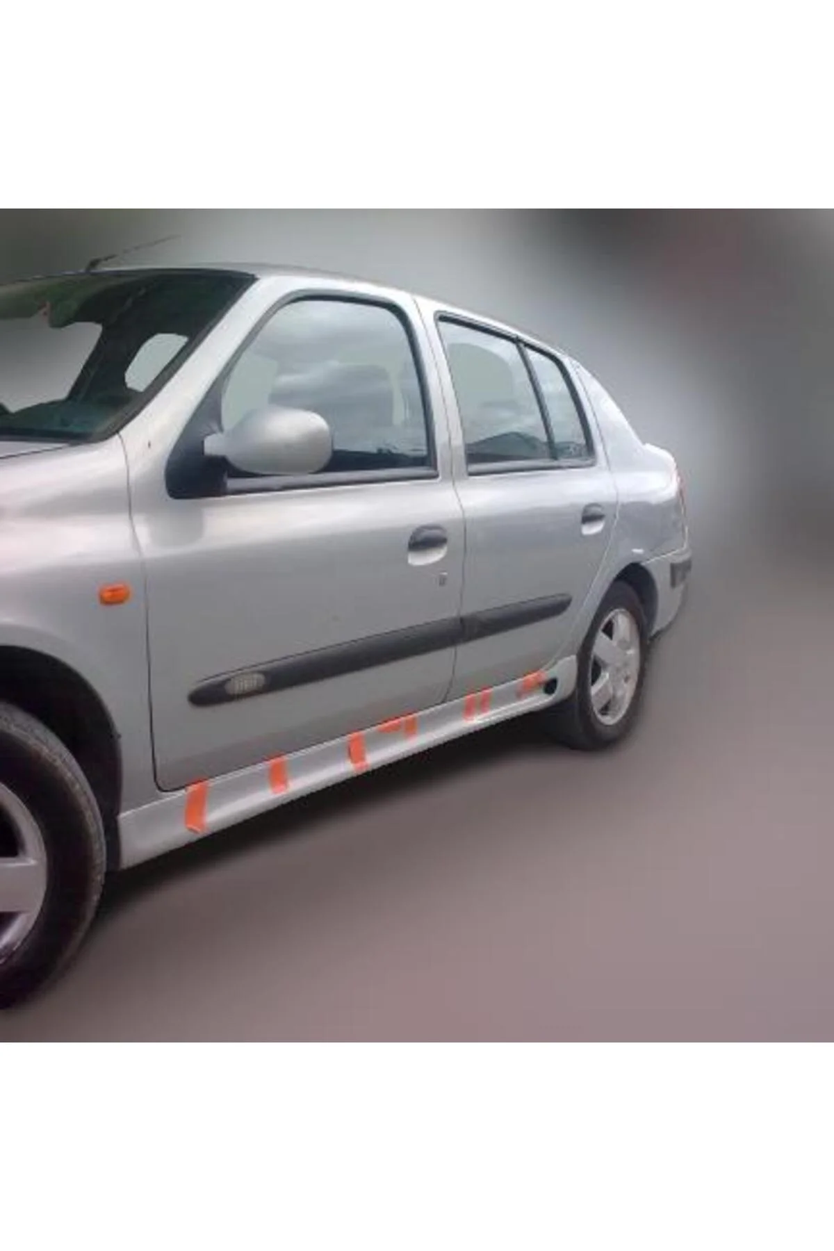 RENAULT CLİO 2 HB 1999-2006 ASTARLI YAN MARŞPİYEL RENAULT CLİO 2 HB 1999-2006 ASTARLI YAN MARŞPİYEL