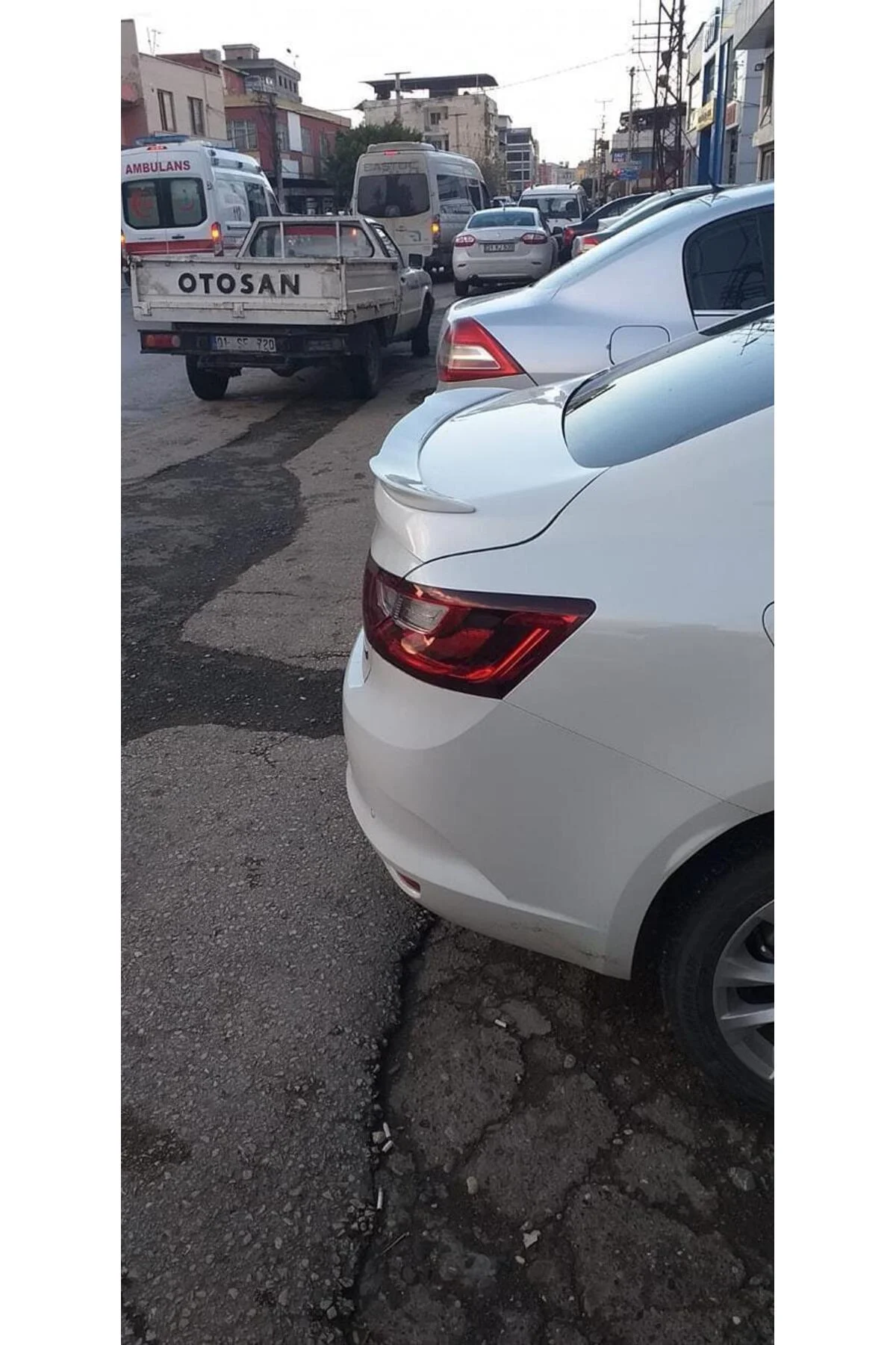 RENAULT MEGANE 4 2016- SD YARASA ASTARLI ANATOMİK SPOİLER (İNCE)