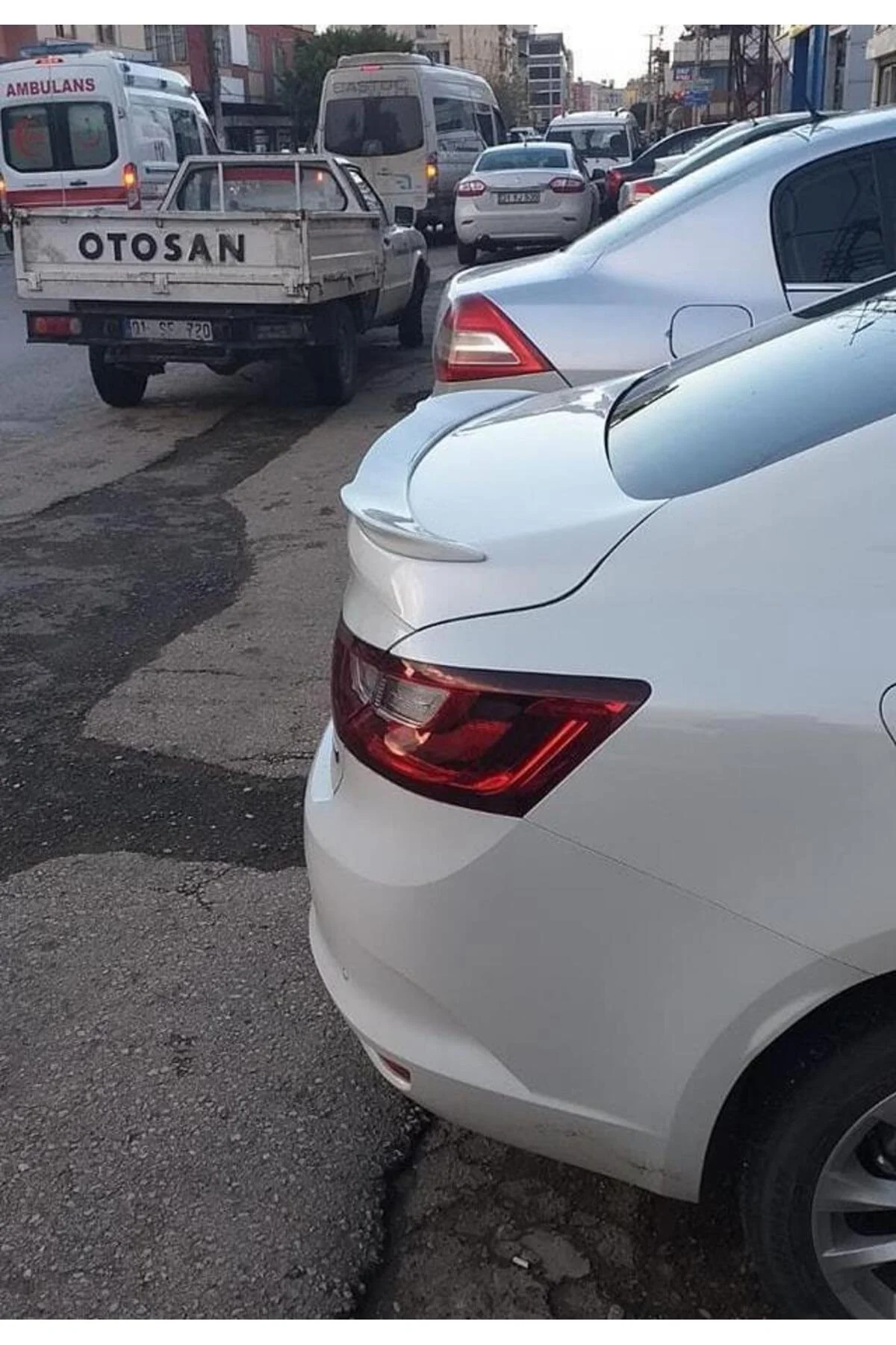 RENAULT MEGANE 4 YARASA ASTARLI SPOİLER RENAULT MEGANE 4 YARASA ASTARLI SPOİLER