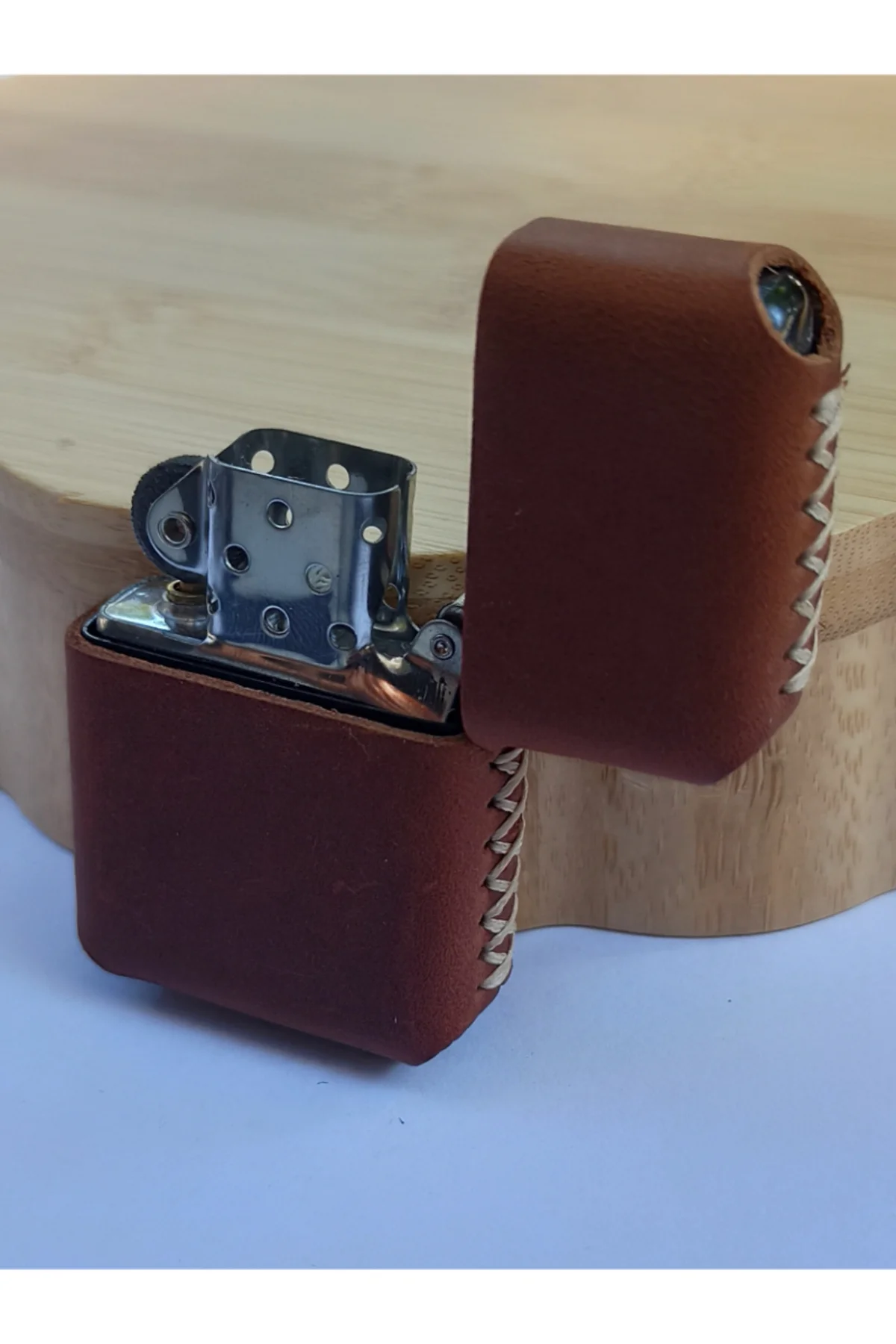 Renkli Gerçek Deri Kılıflı Özel Tasarım Benzinli Çakmak