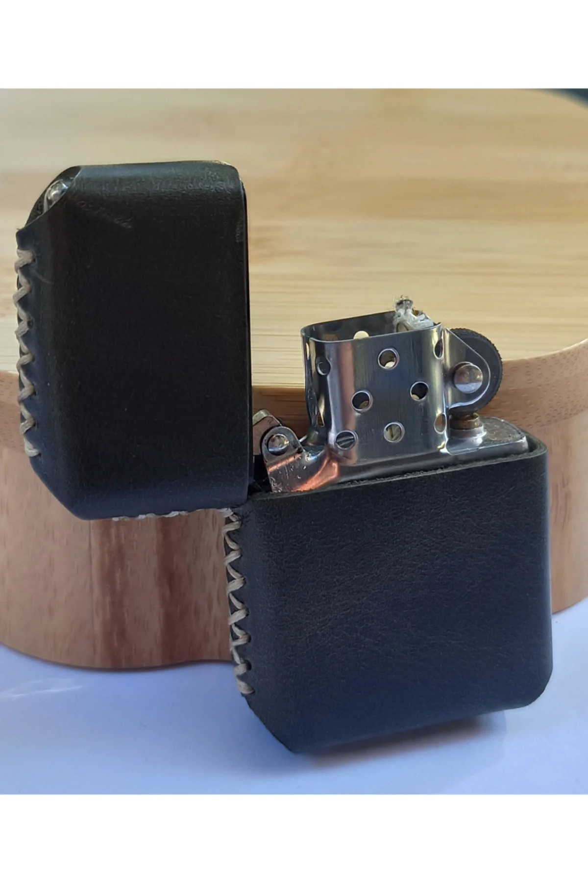 Renkli Gerçek Deri Kılıflı Özel Tasarım Benzinli Çakmak