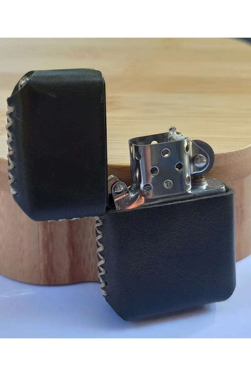 Renkli Gerçek Deri Kılıflı Özel Tasarım Benzinli Çakmak