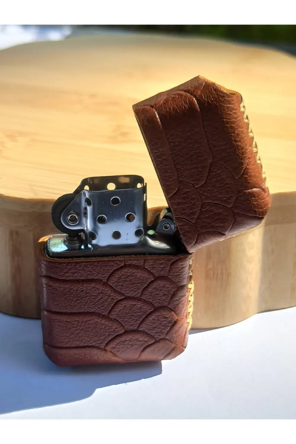 Renkli Gerçek Deri Kılıflı Özel Tasarım Benzinli Çakmak