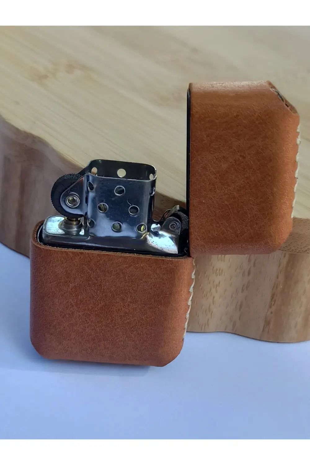 Renkli Gerçek Deri Kılıflı Özel Tasarım Benzinli Çakmak