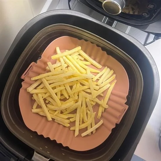 Renkli Isıya Dayanıklı Yıkanılabilir Silikon Fırın  Airfryer Kare Model Pişirme Matı 20 Cm Bx40 Fiyatı, Yorumları ve Özellikleri