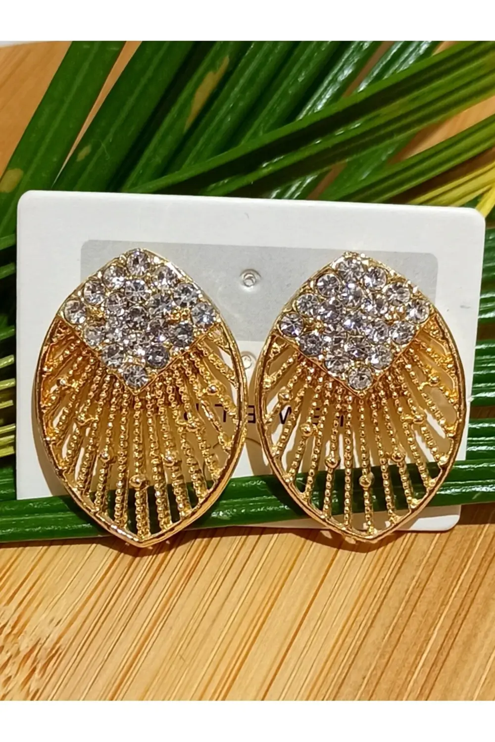 Renkli Tarz Yaratan Küpe