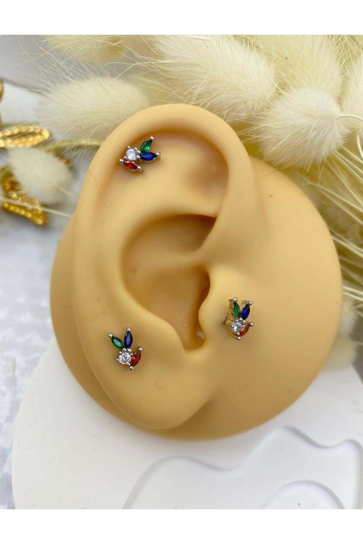 renkli zirkon taşlı arkası düz önden takmalı tragus helix lobe co