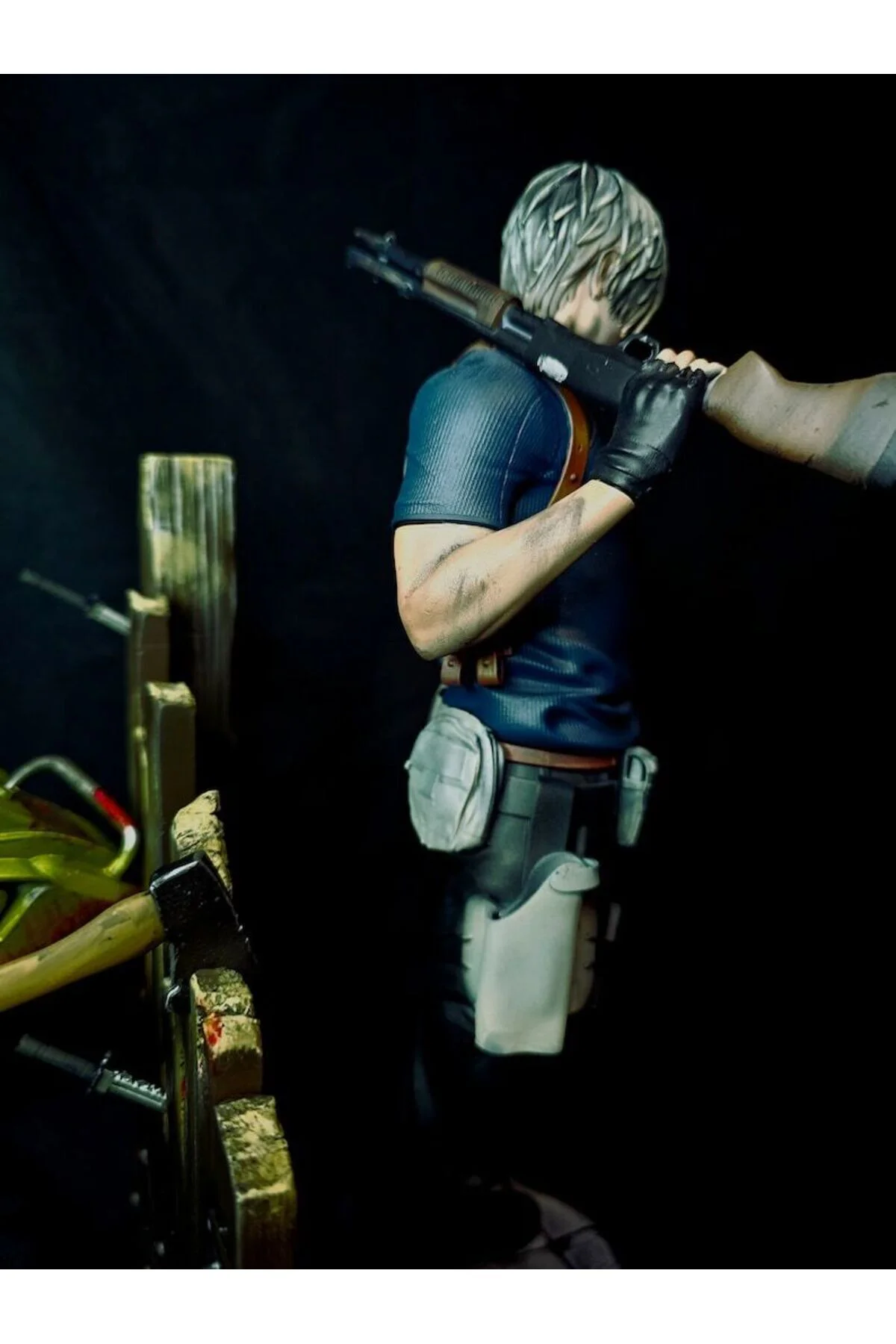 Resident Evil 4 Leon Kennedy Figürü Resident Evil 4 Leon Obje 25CM Büyük Boy