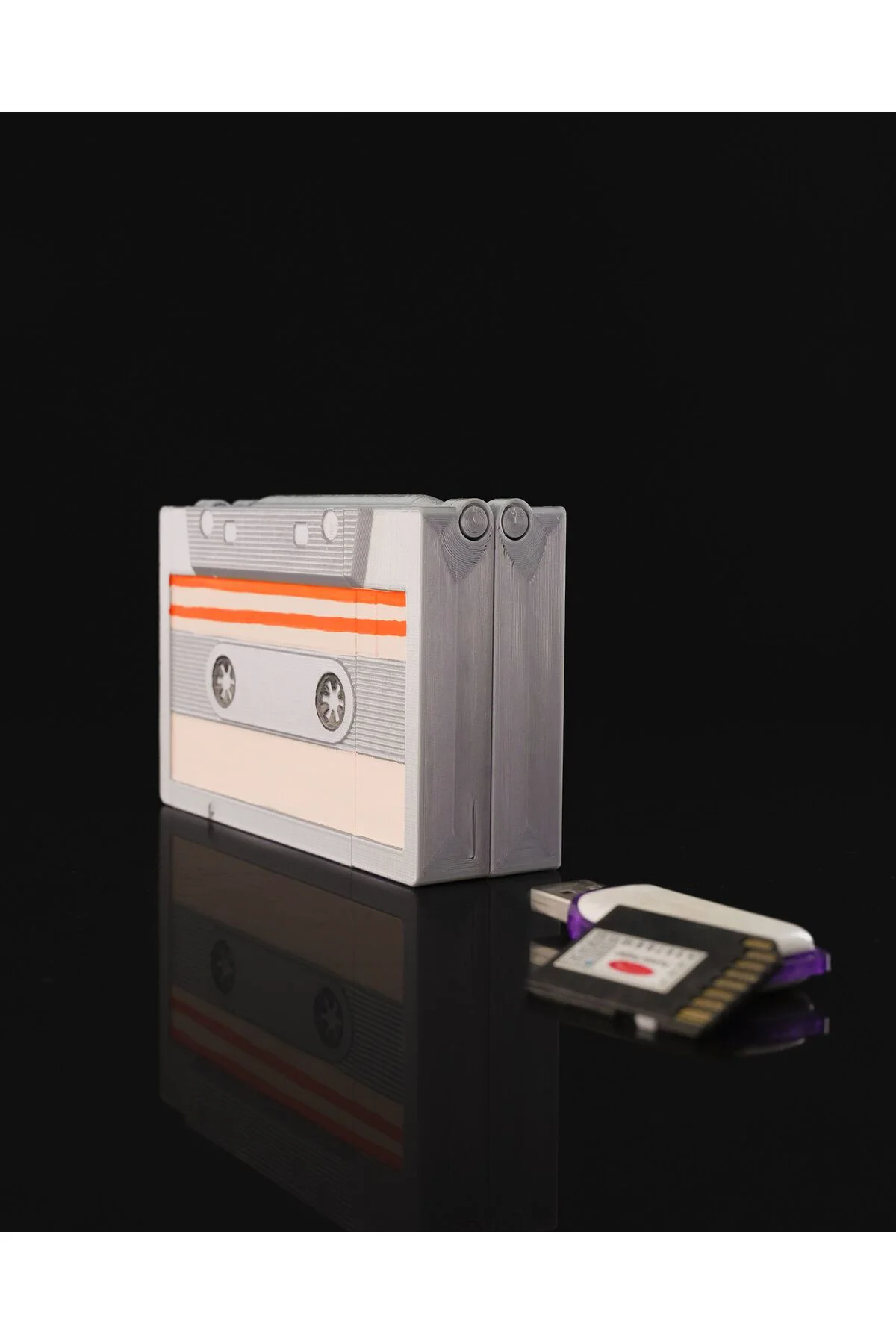 Retro Kaset Tasarımlı USB SD Kart Organizer - USB SD Kart Koruyucu
