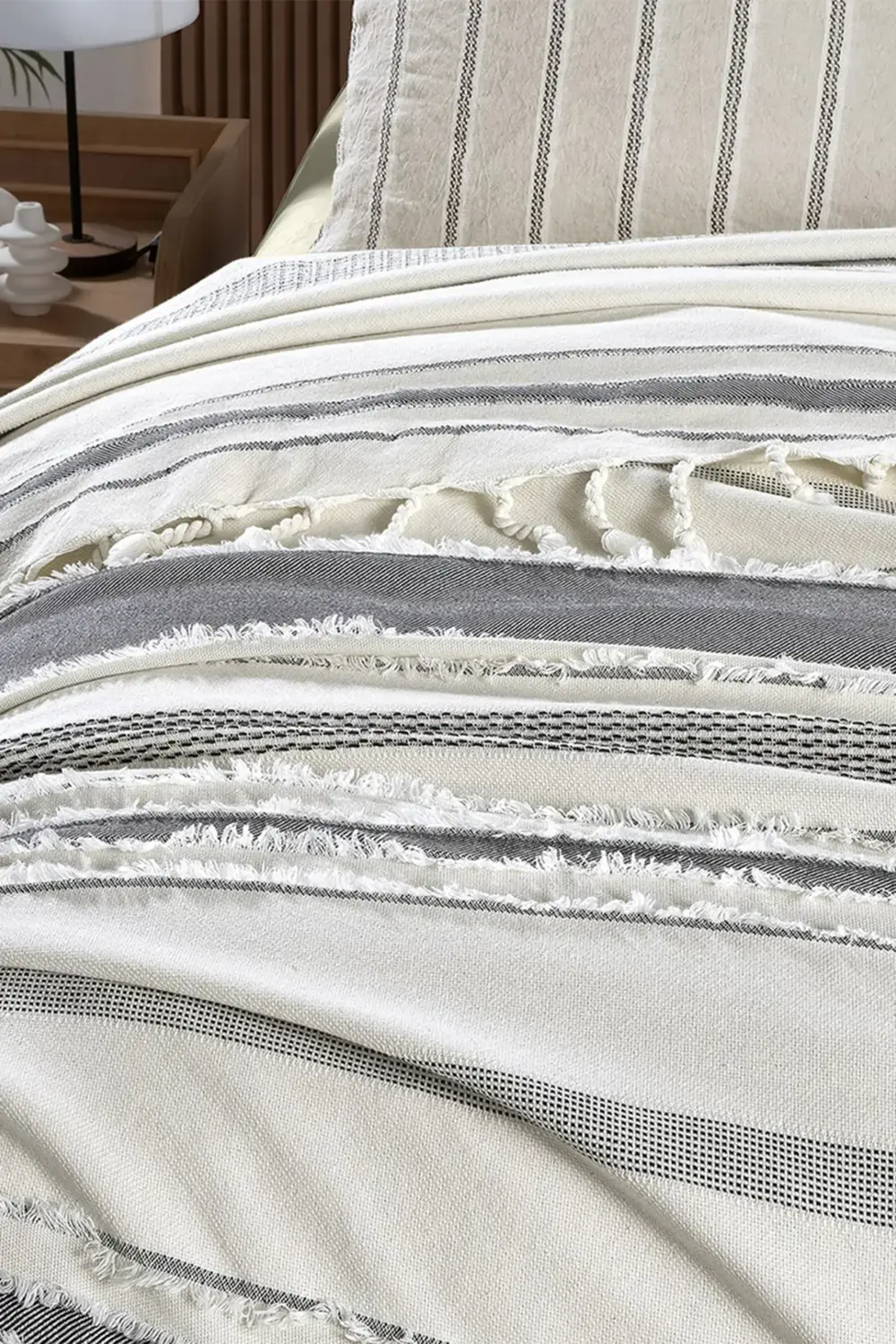 Reyna Siyah Tek Kişilik %100 Pamuk Yatak Örtüsü