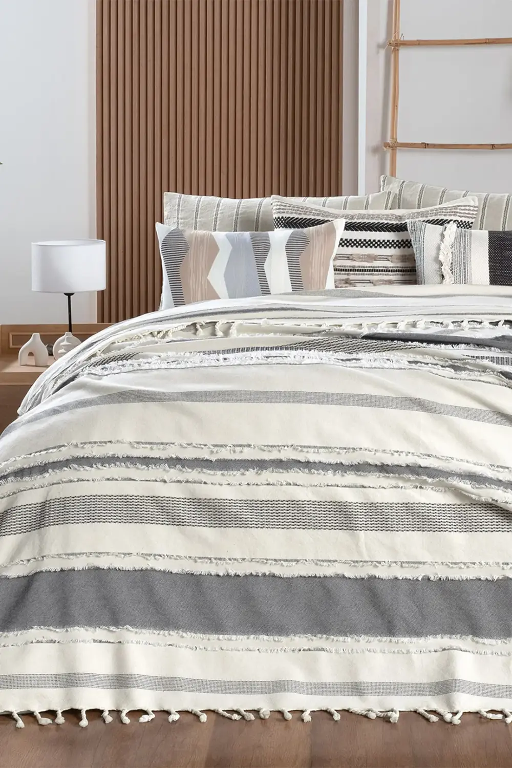 Reyna Siyah Tek Kişilik %100 Pamuk Yatak Örtüsü