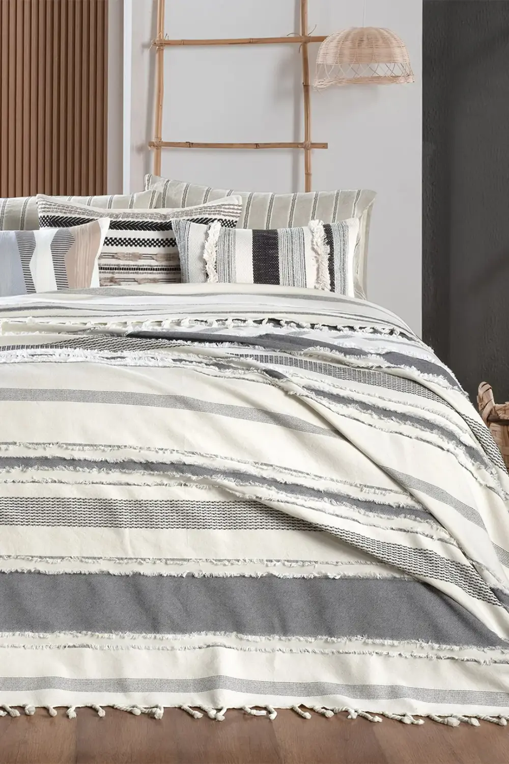 Reyna Siyah Tek Kişilik %100 Pamuk Yatak Örtüsü