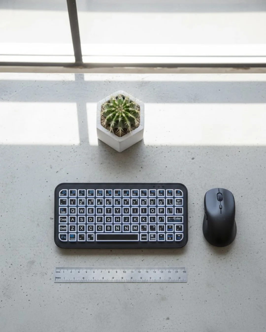 RGB Işıklı Kablosuz Mini Klavye 10 mm İnce Gövde