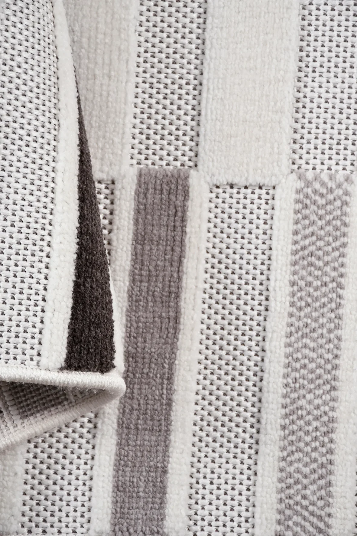 RİKO Model Oturma Odası Halısı – 140.000 İlmek Polyester Halı Fiyatı, Yorumları ve Özellikleri