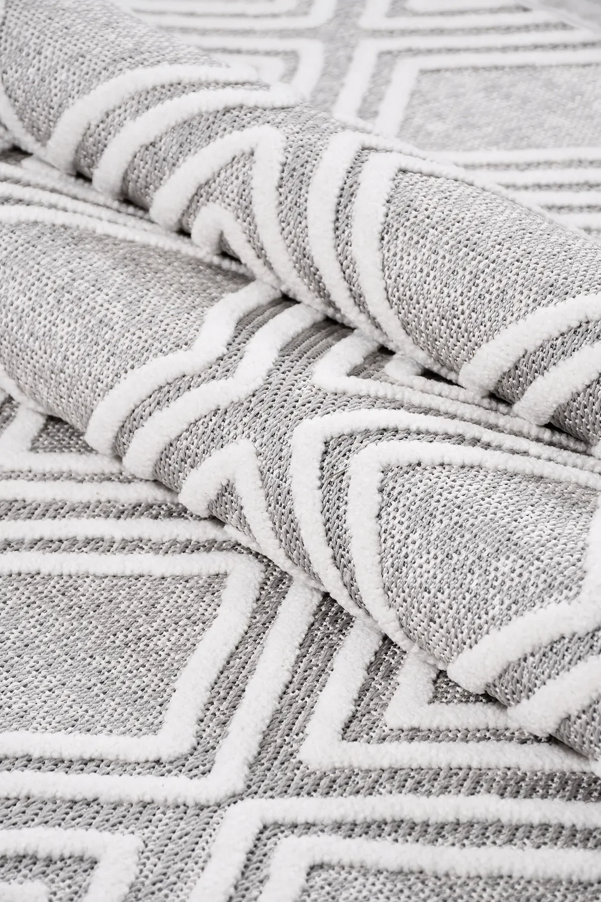 RİKO Model Oturma Odası Halısı – 140.000 İlmek Polyester Halı Fiyatı, Yorumları ve Özellikleri
