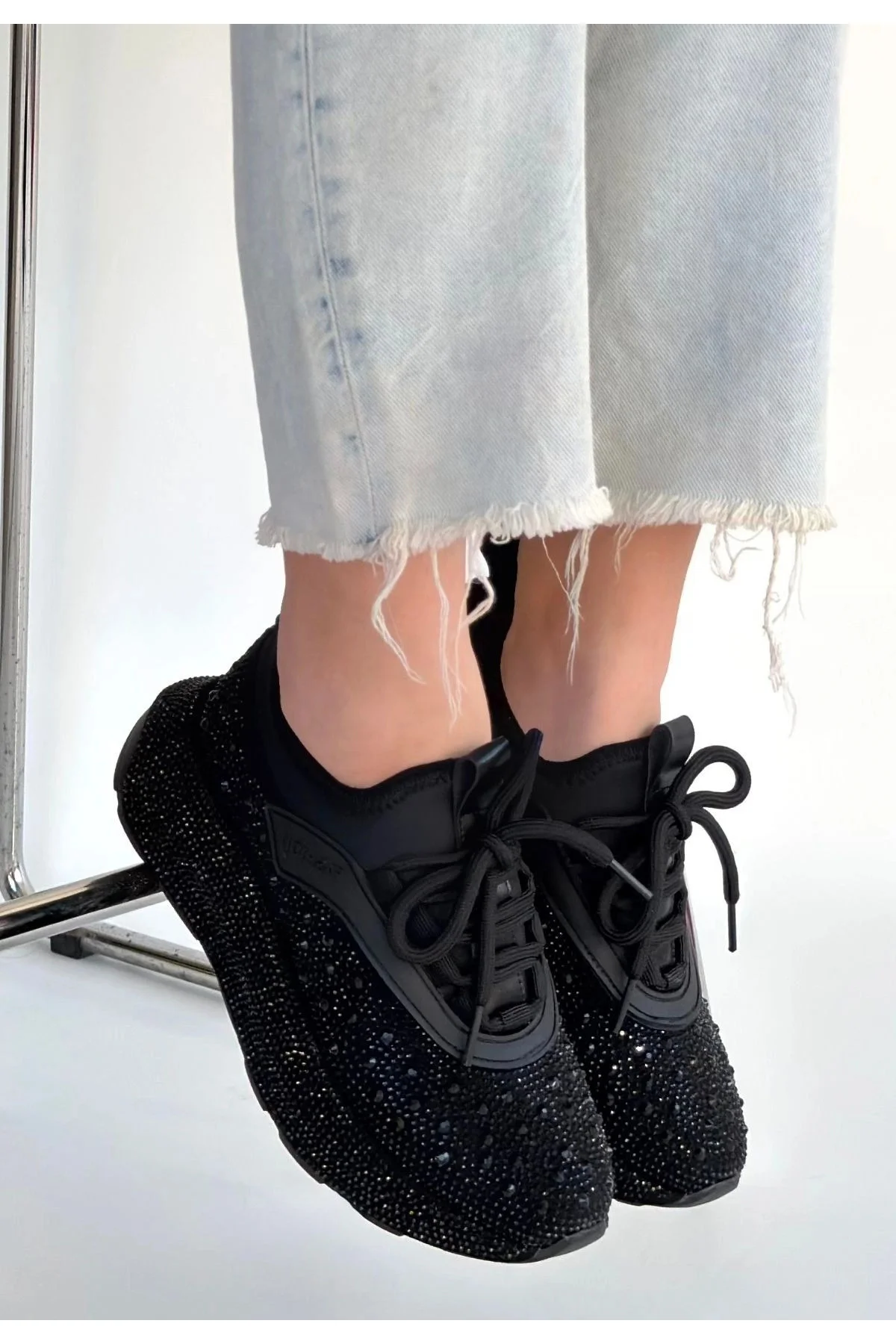 Rimay Siyah Cilt Boncuk İşlemeli Spor Ayakkabı