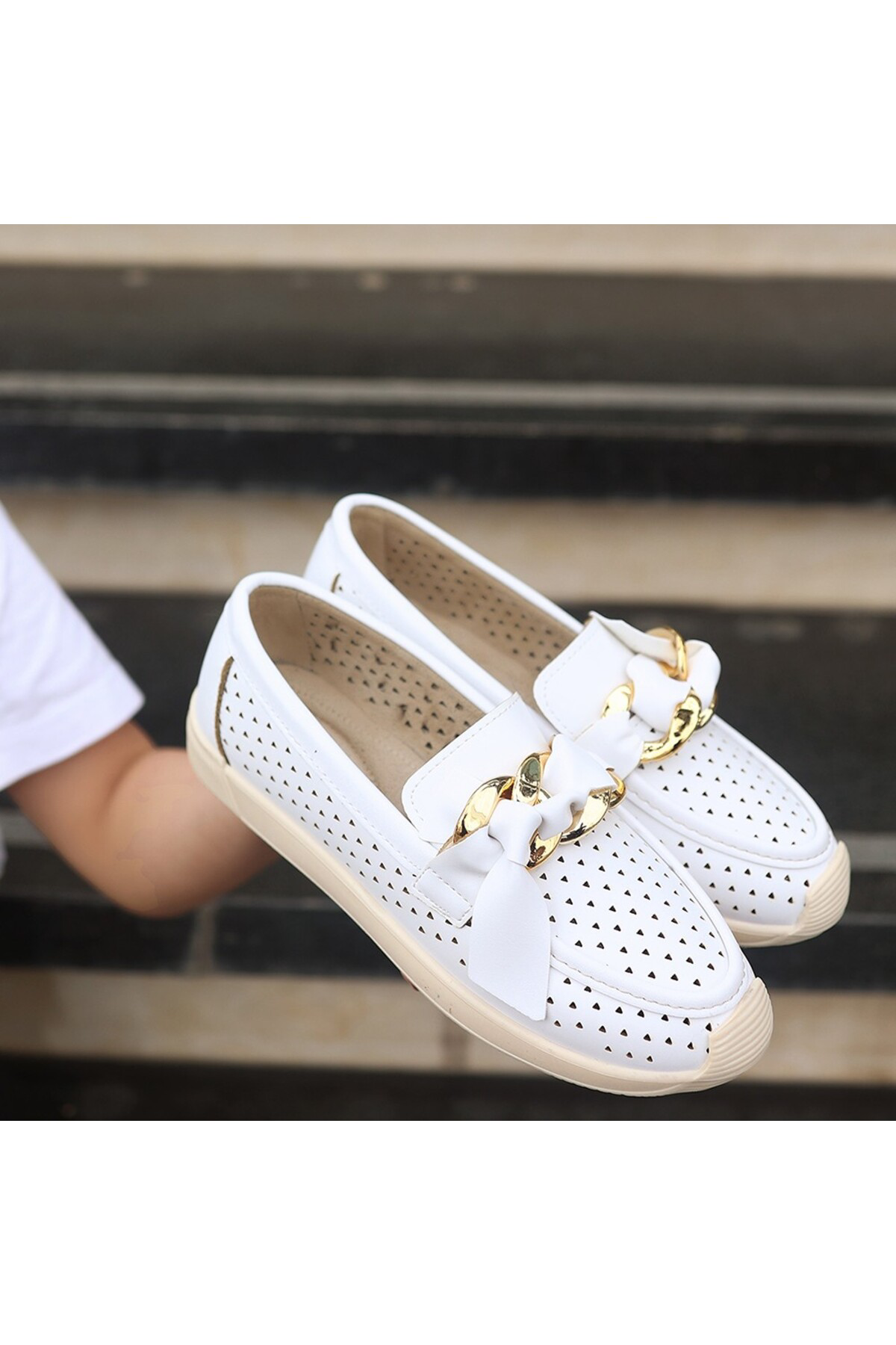 Riwan Beyaz Cilt Babet Ayakkabı - Lisinya