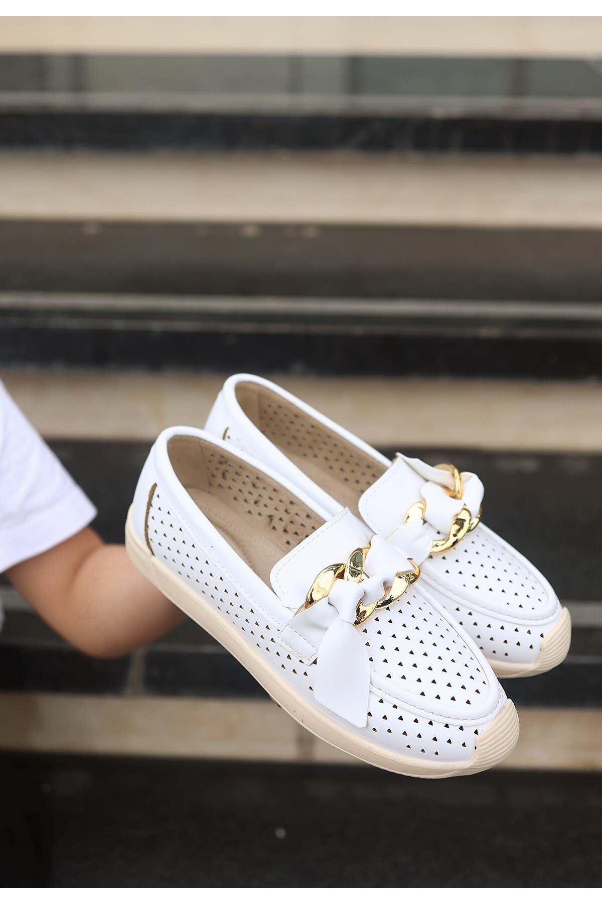 Riwan Beyaz Cilt Babet Ayakkabı - Lisinya