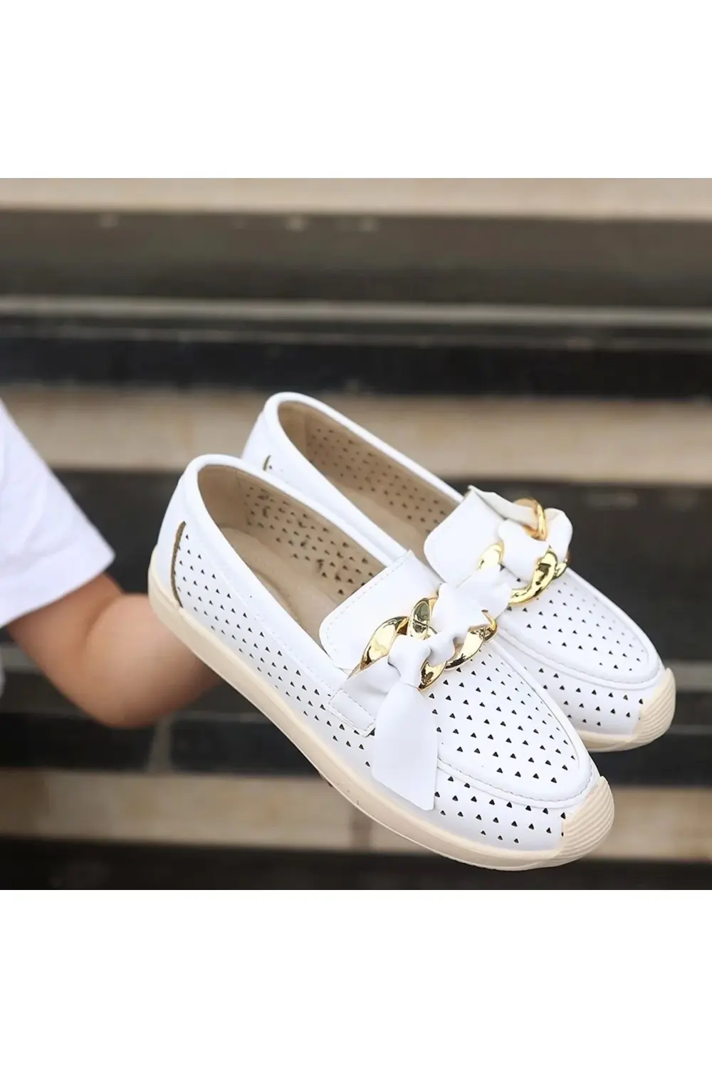 Riwan Beyaz Cilt Babet Ayakkabı
