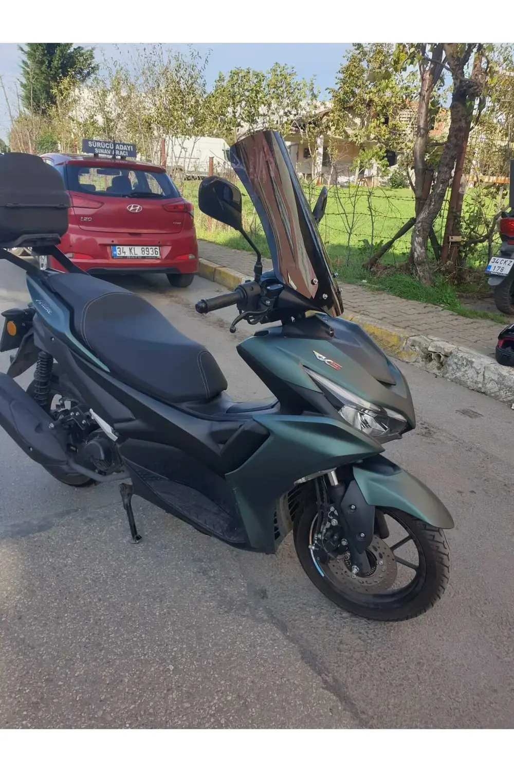 Rks Arome 125 Uyumlu Ön Cam 2023 2024 Model 54cm Siyah Renkli
