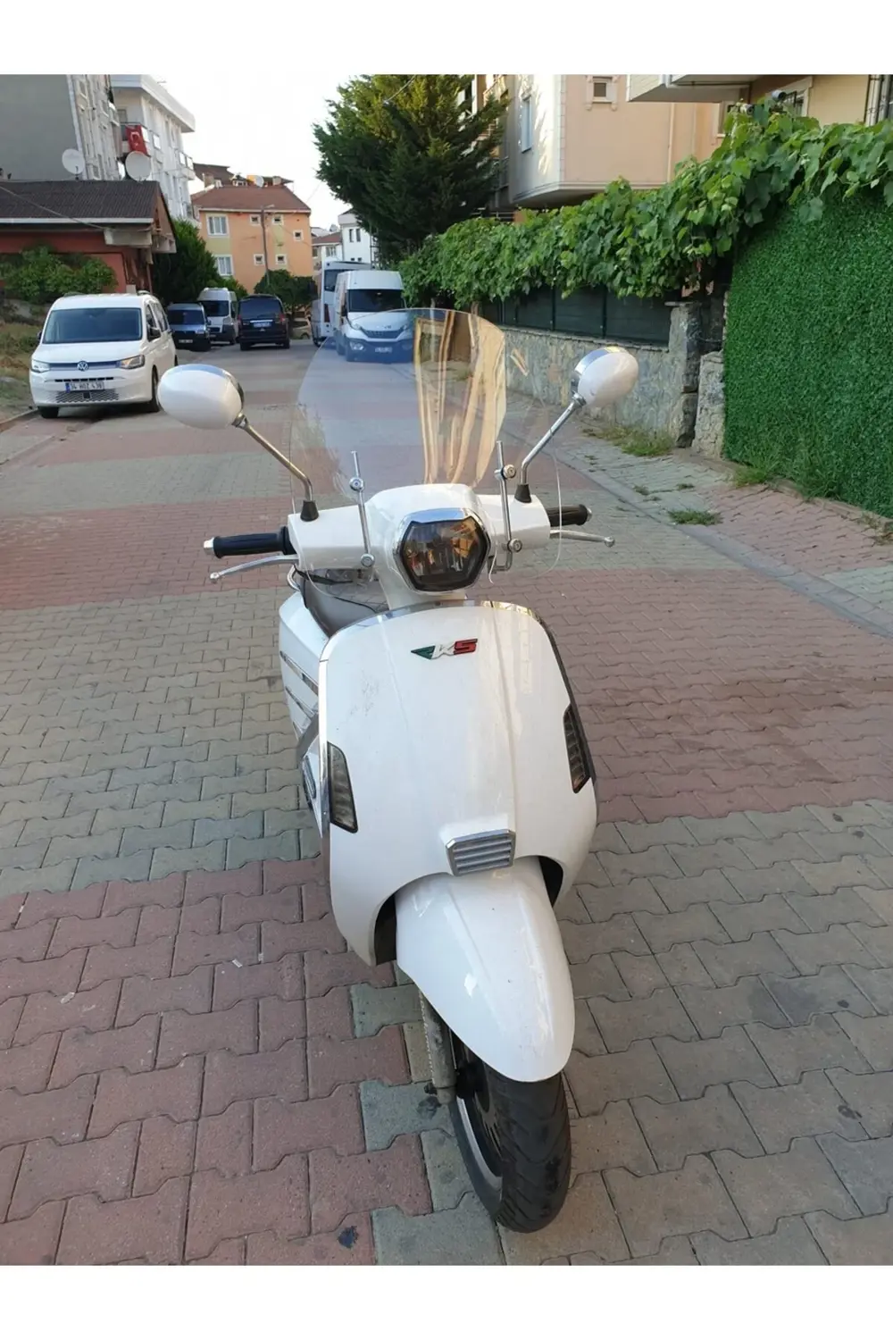 RKS Bitter Ön Cam 2022-2025 Model 37cm Şeffaf Renkli 4mm APARATSI