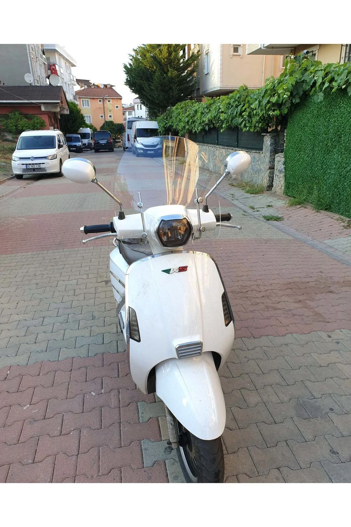 RKS Bitter Ön Cam 2022-2026 Model 37cm Şeffaf Renkli 4mm APARATSI