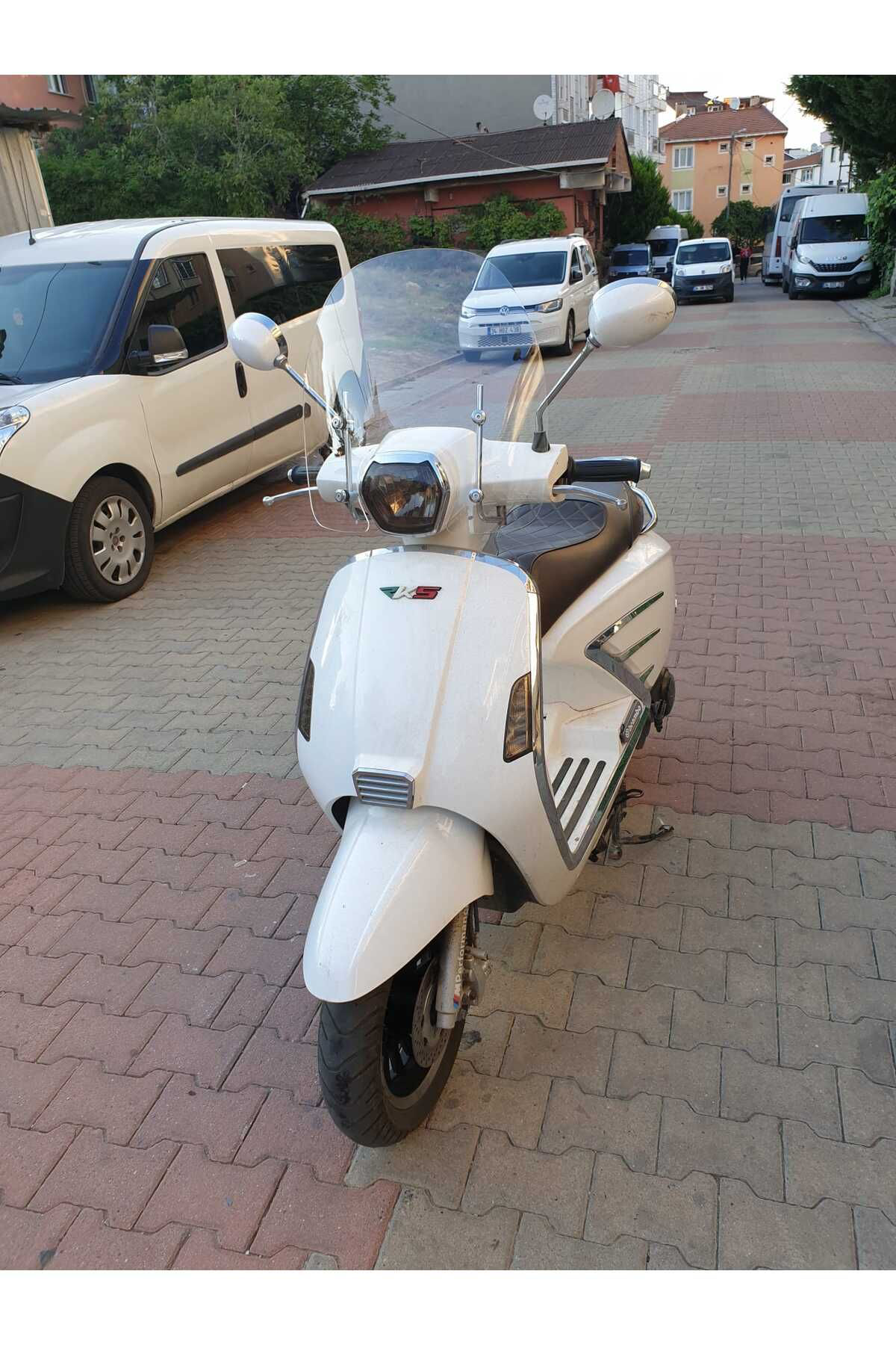 Motocam Rks Bitter Siperlik Ön Cam 2022-2025 Model 43Cm Şeffaf Renkli 4Mm