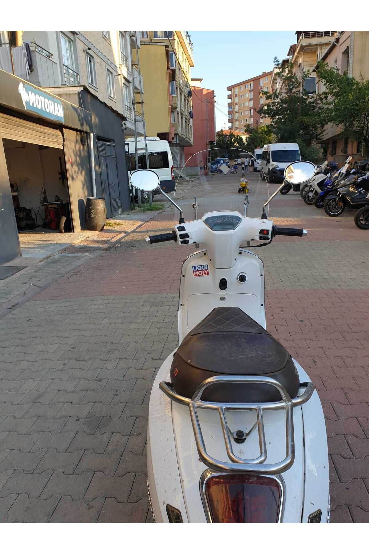 Motocam Rks Bitter Siperlik Ön Cam 2022-2025 Model 43Cm Şeffaf Renkli 4Mm