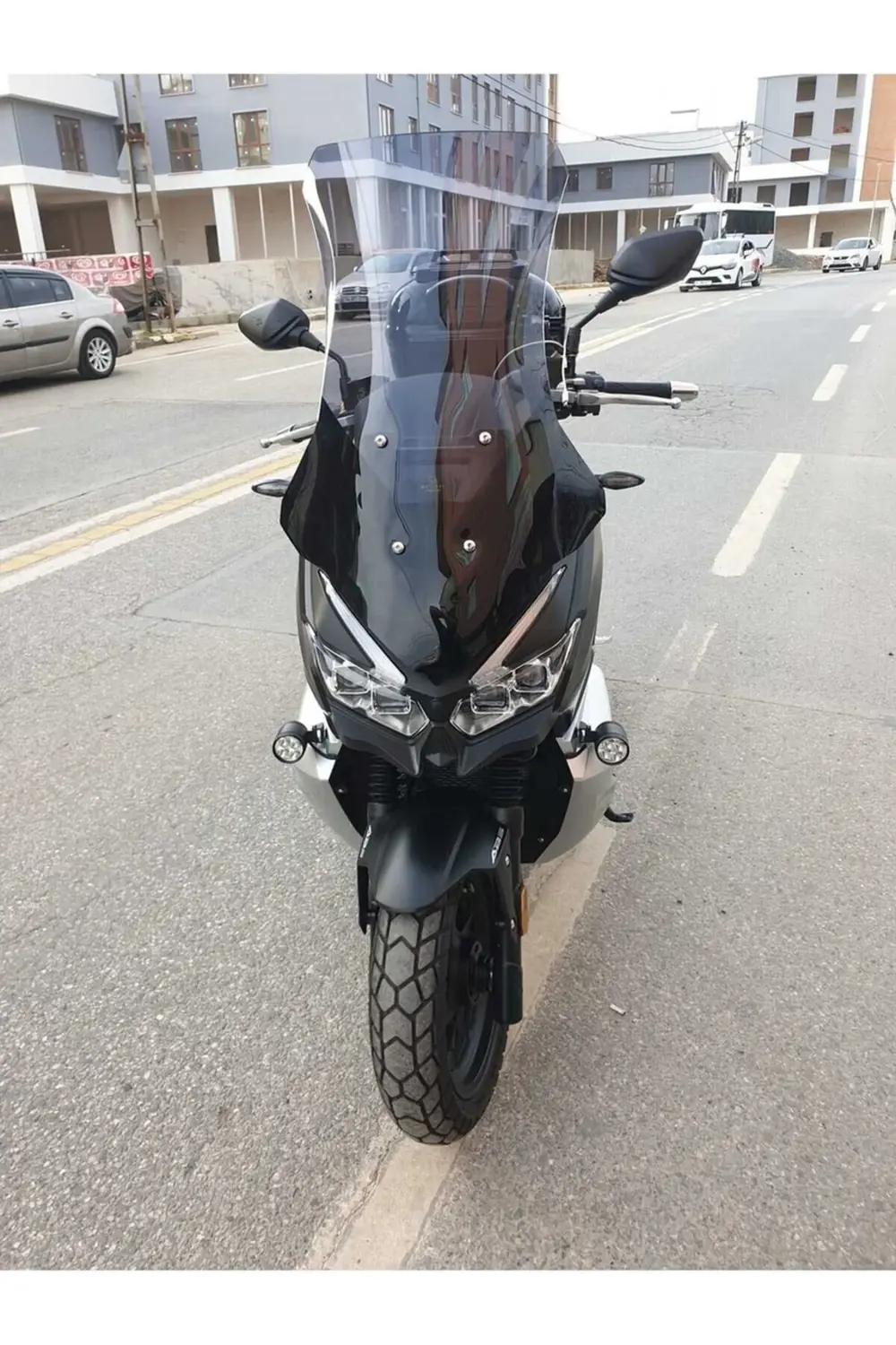 RKS Blade 250 Ön Cam 2023-2025 Model 65cm Füme Renkli 4mm ORTA BO