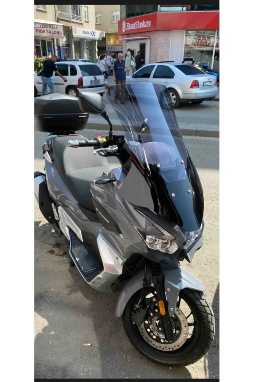 RKS Blade 250 Ön Cam 2023-2025 Model 65cm Füme Renkli 4mm ORTA BO
