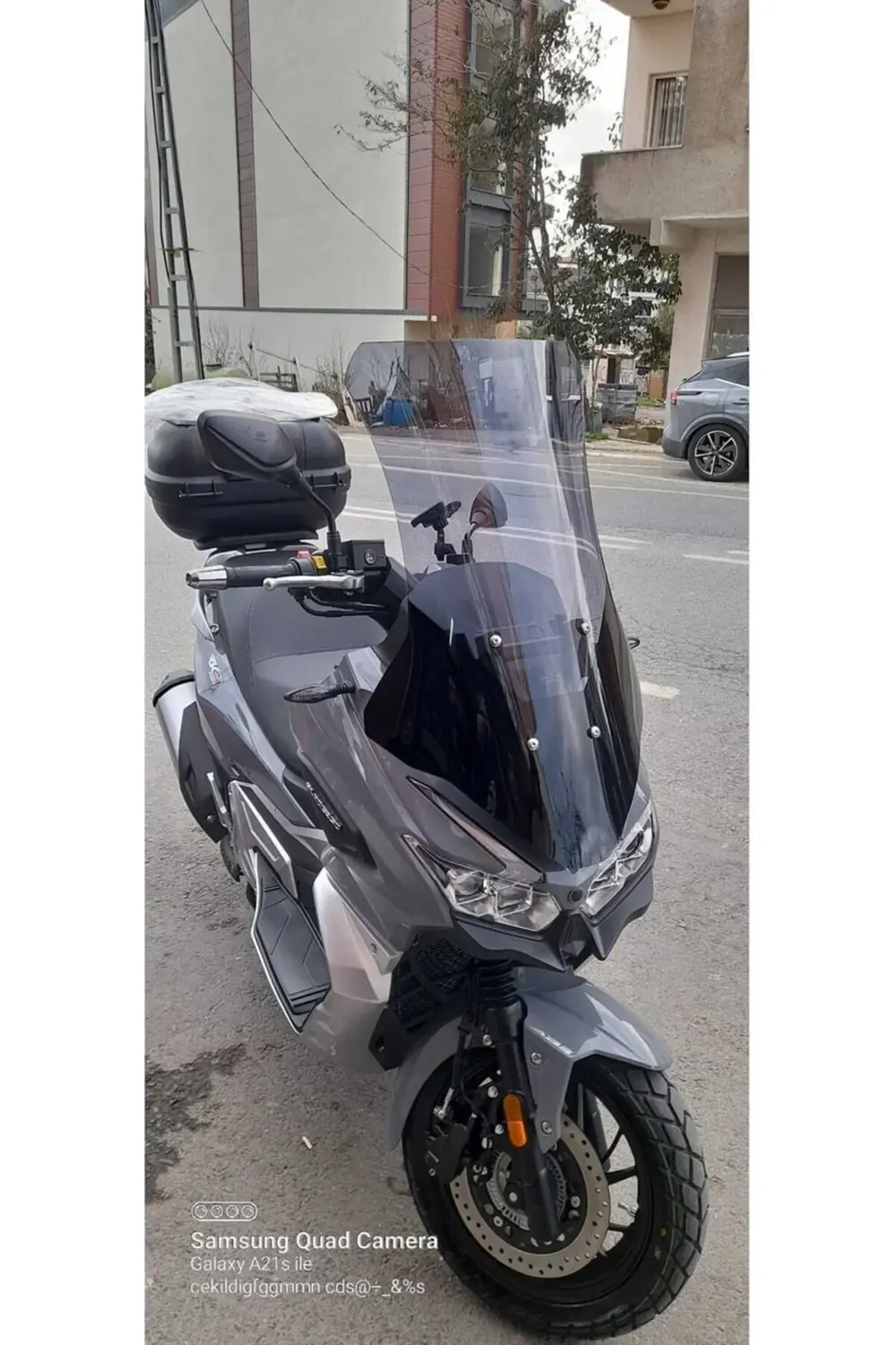 RKS Blade 250 Ön Cam 2023-2025 Model 65cm Füme Renkli 4mm ORTA BO