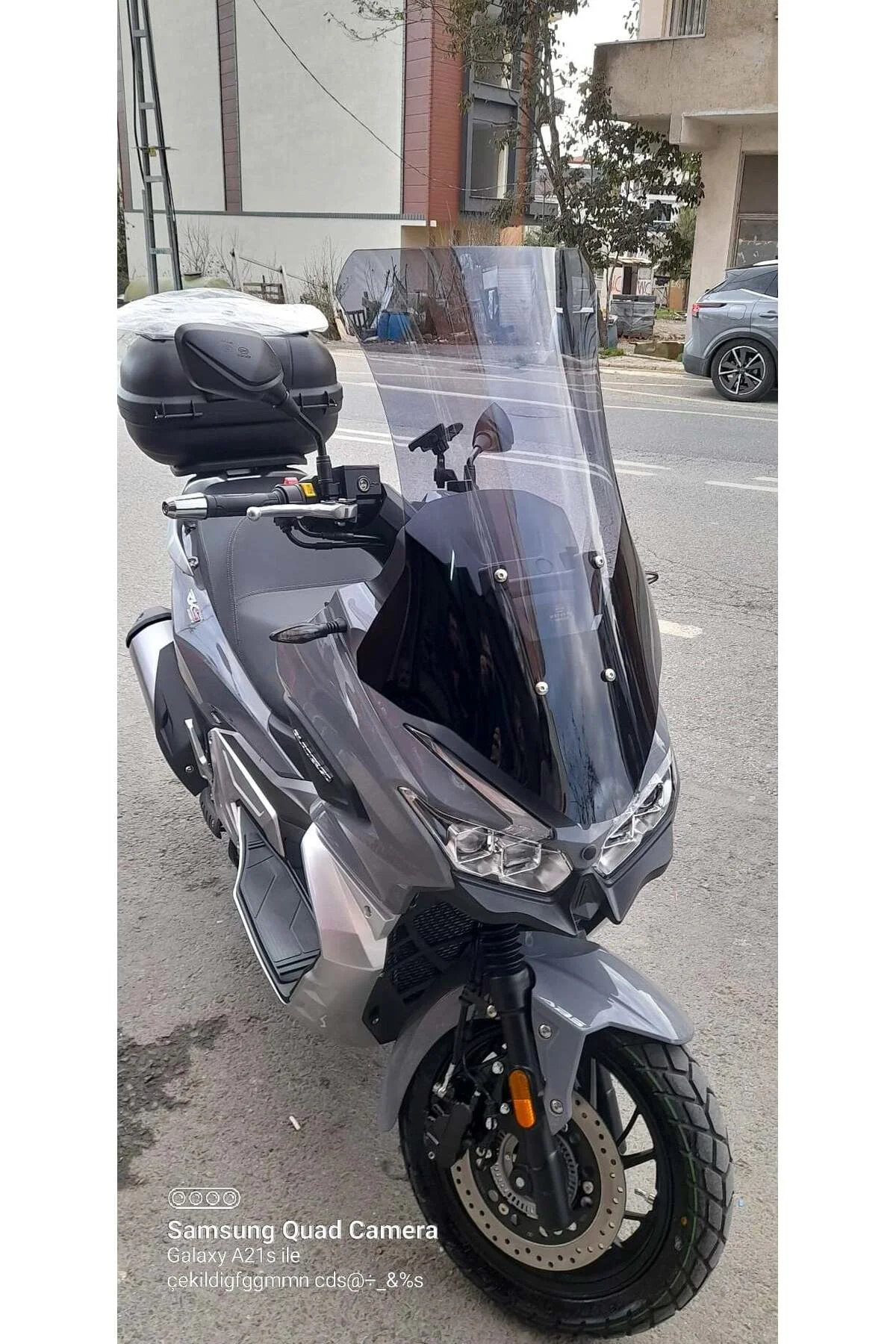 RKS Blade 250 Ön Cam 2023-2026 Model 65cm Füme Renkli 4mm ORTA BO
