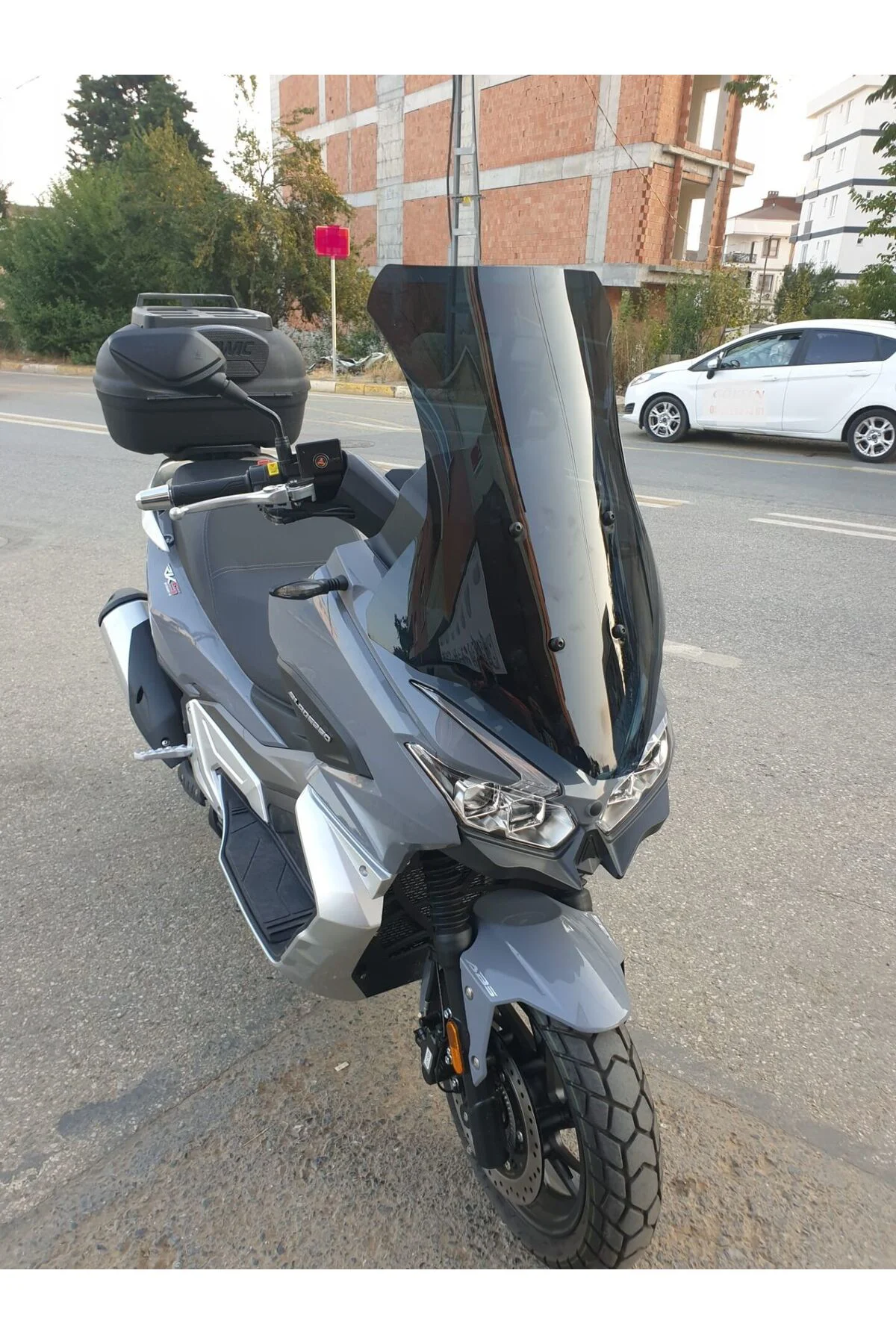 RKS Blade 250 Ön Cam 2023-2026 Model 65cm Siyah Renkli 4mm ORTA BOYLU