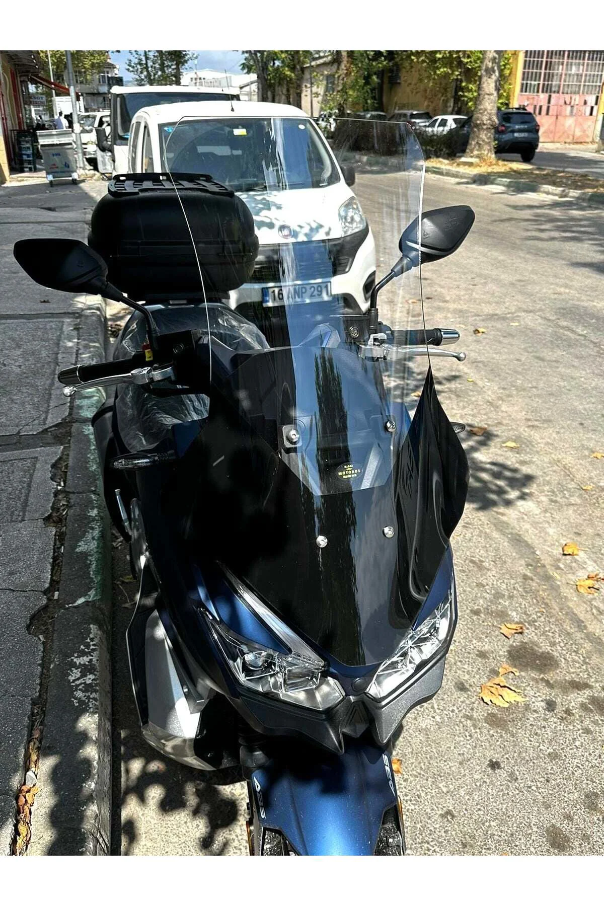 RKS Blade 250 Ön Cam 2023-2026 Model 75cm Şeffaf Renkli 4mm UZUN