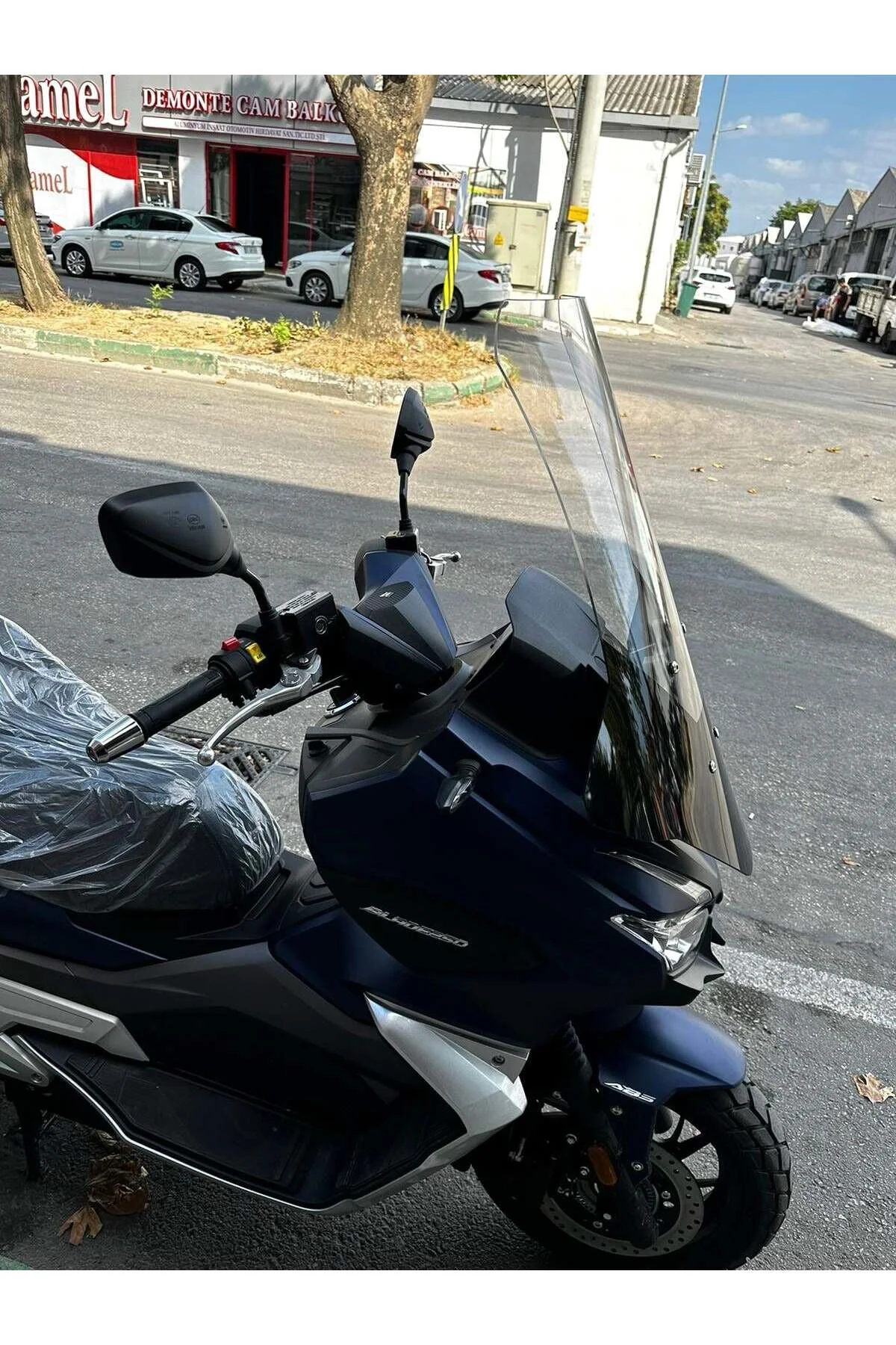 RKS Blade 250 Ön Cam 2023-2026 Model 75cm Şeffaf Renkli 4mm UZUN