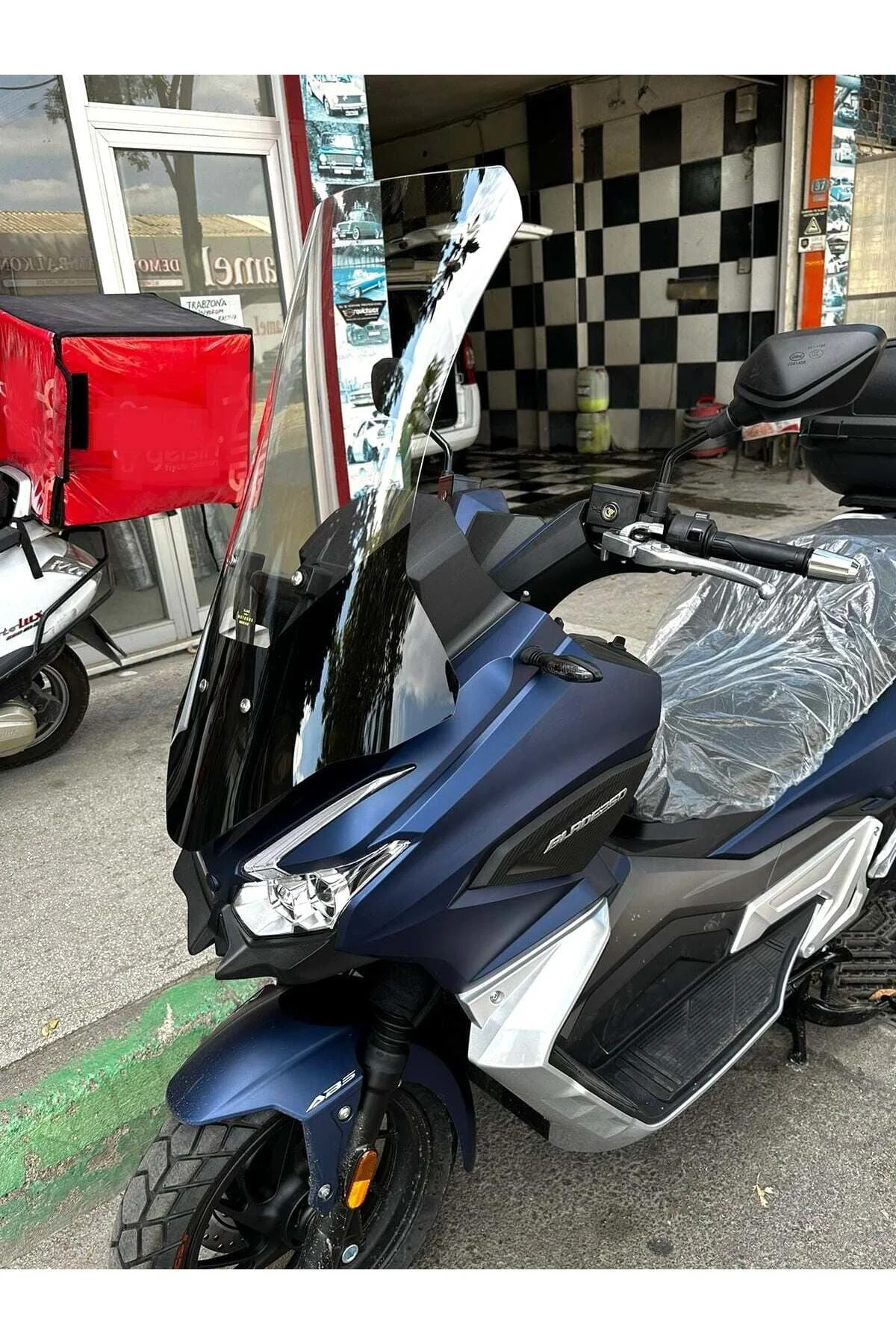 RKS Blade 250 Ön Cam 2023-2026 Model 75cm Şeffaf Renkli 4mm UZUN