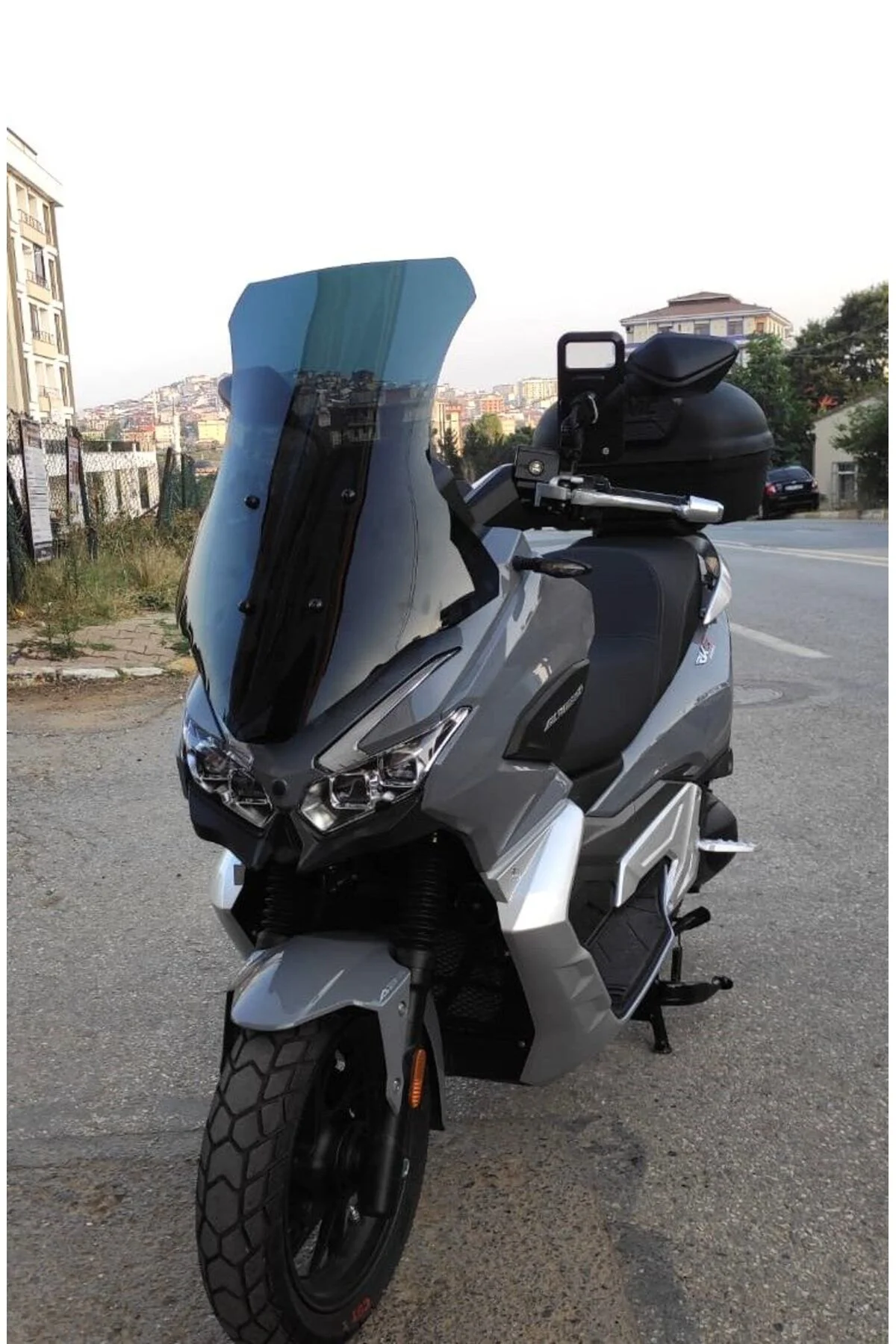 RKS Blade 350 Ön Cam 2023-2026 Model 65cm Siyah Renkli 4mm ORTA BOYLU