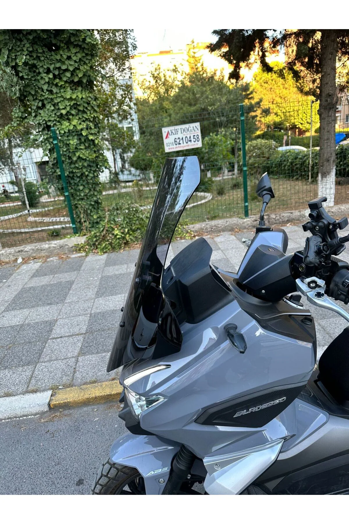 RKS Blade 350 Ön Cam 2023-2026 Model 75cm Füme Renkli 4mm UZUN