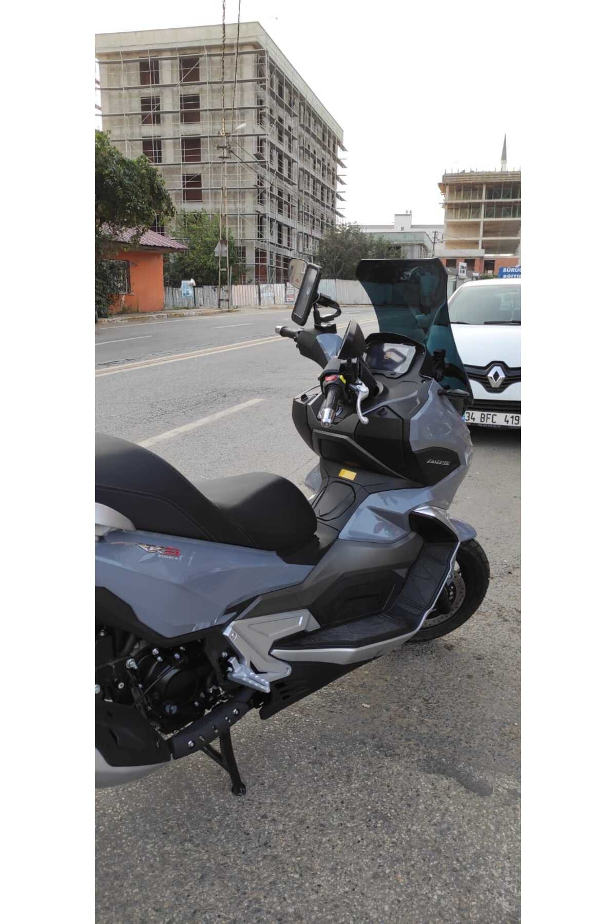 Motocam Rks Blade Ön Cam 2023 2024 Model 65Cm Siyah Renkli 4Mm Orta Boylu