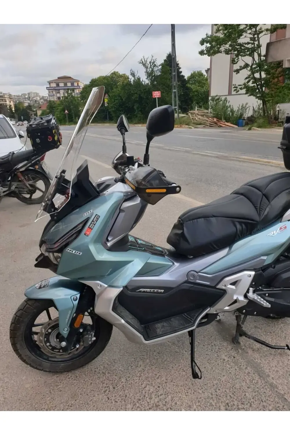RKS Freccia 150 Ön Cam 2022-2025 Model 65cm Şeffaf Renkli 4mm ORT