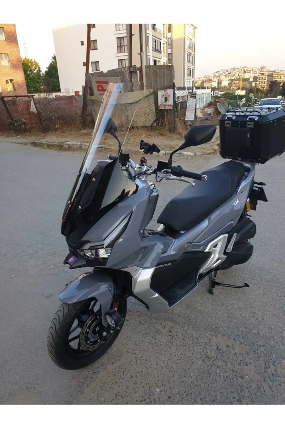 RKS Freccia 150 Ön Cam 2022-2025 Model 78cm Şeffaf Renkli 4mm UZU