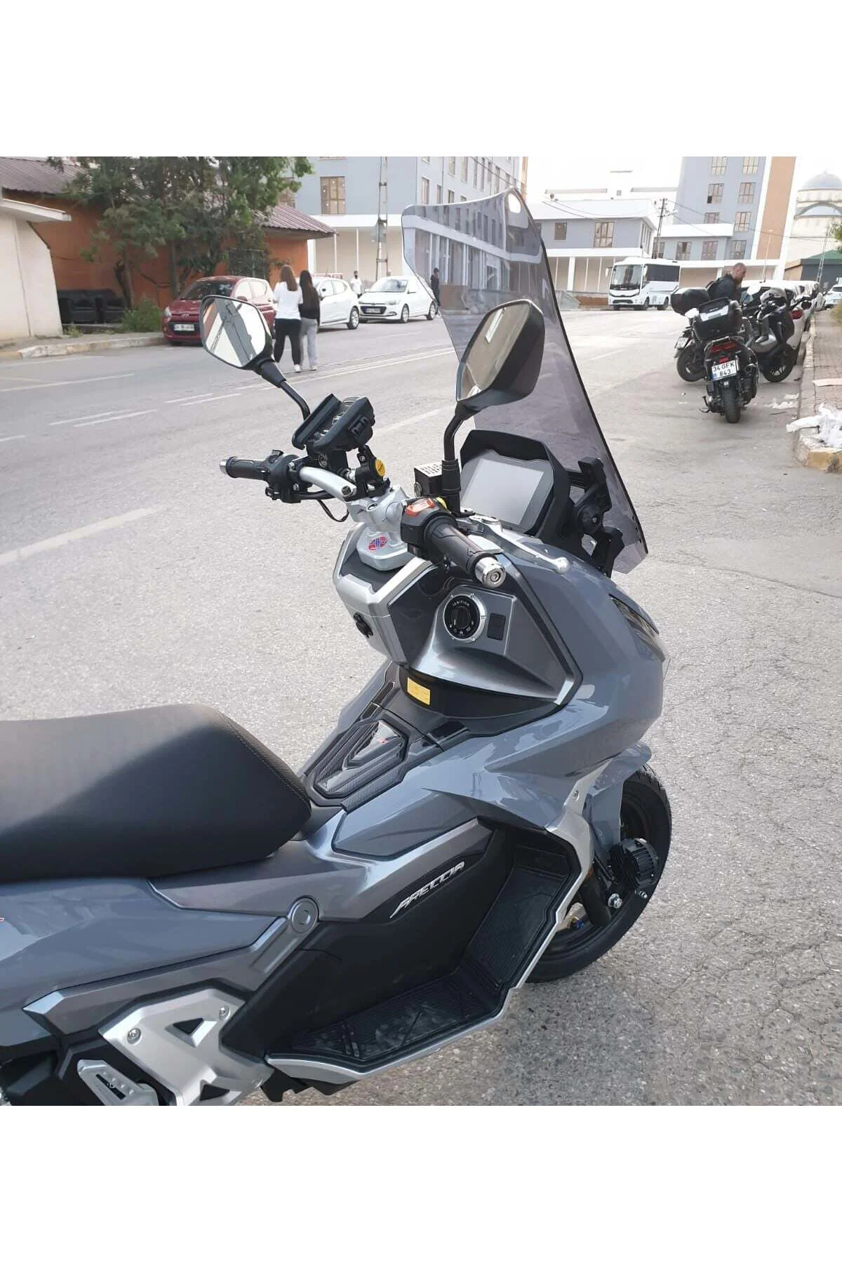 RKS Freccia Ön Cam 2022-2026 Model 65cm Füme Renkli 4mm ORTA BOYL