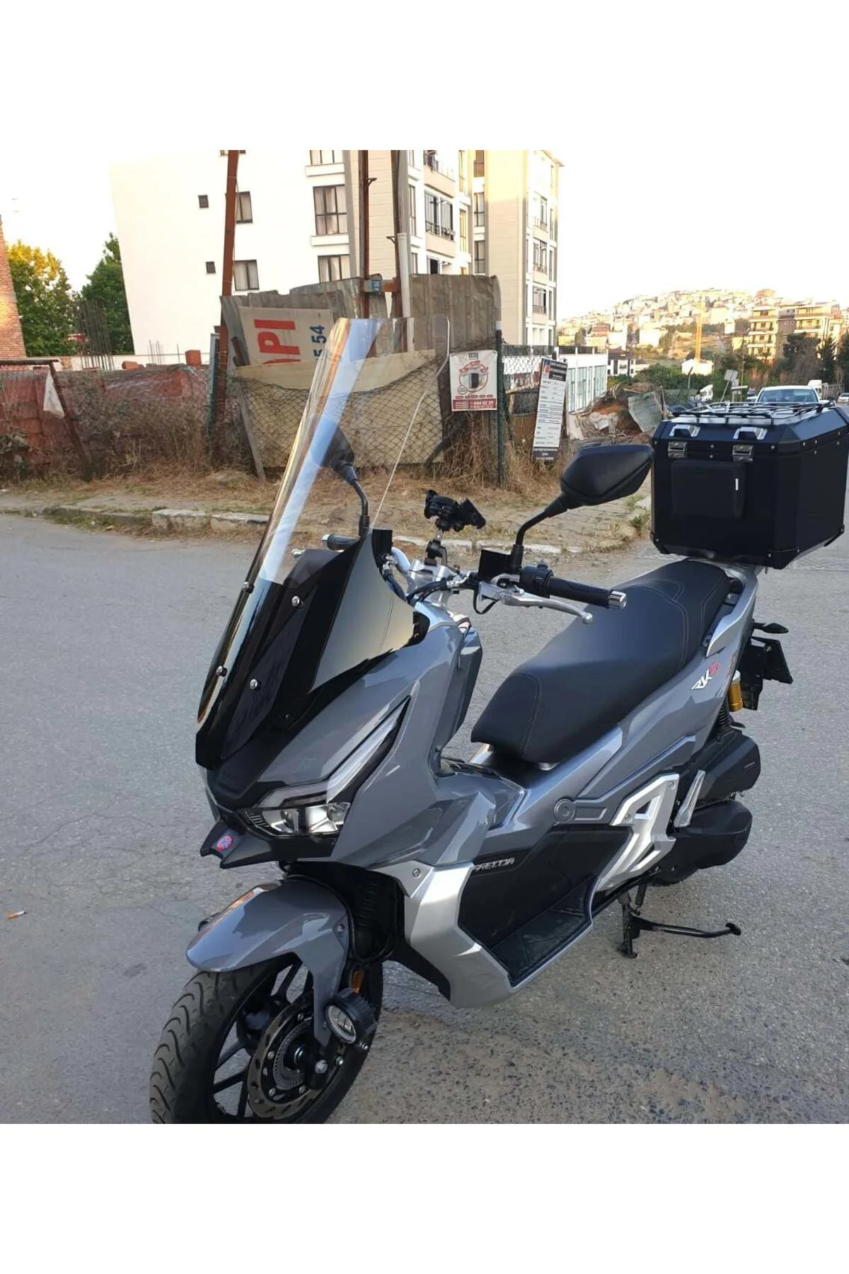 RKS Freccia Ön Cam 2022-2026 Model 78cm Şeffaf Renkli 4mm UZUN