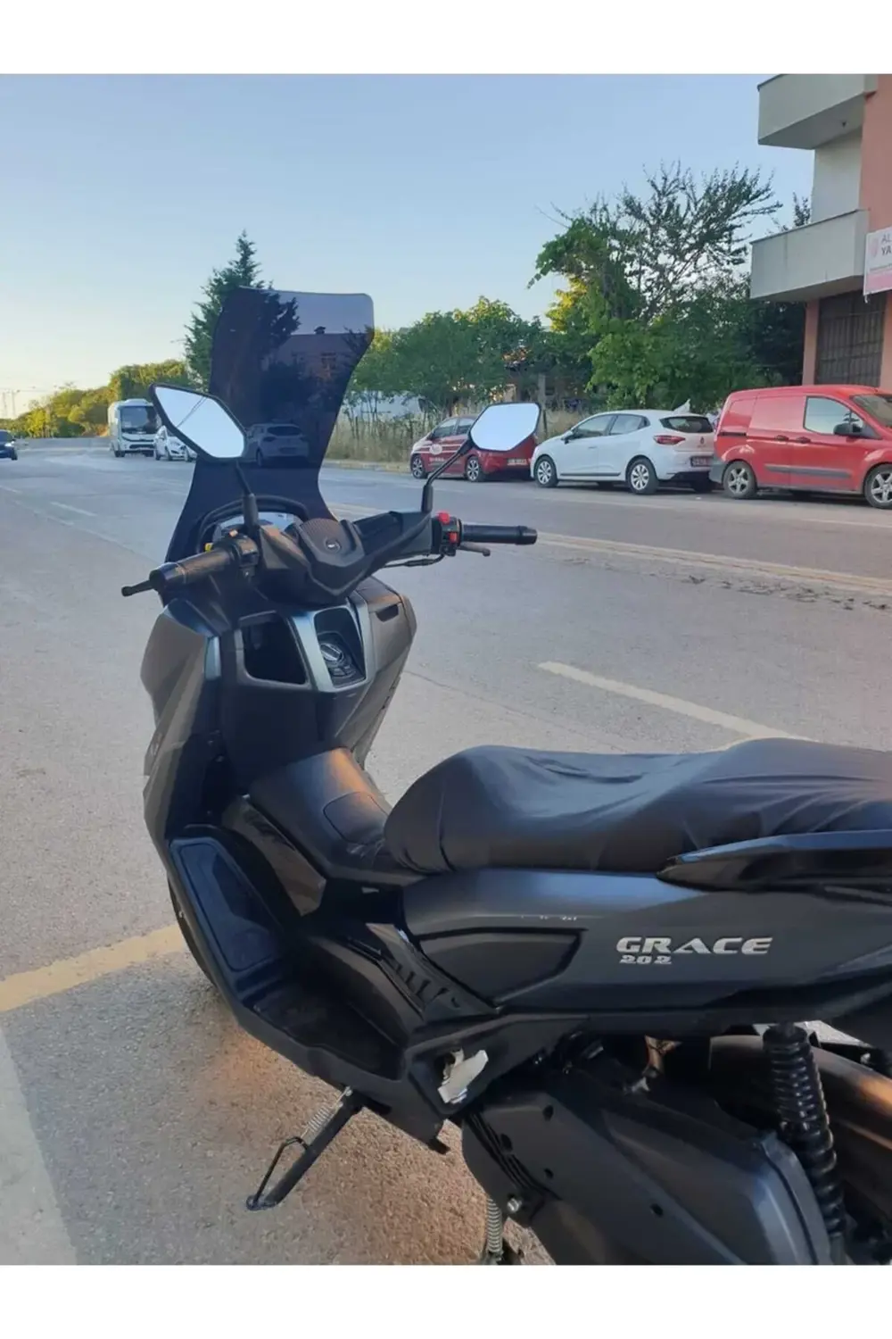 RKS Grace 202 Ön Cam 2022-2025 Model 78cm Siyah Renkli 4mm UZUN